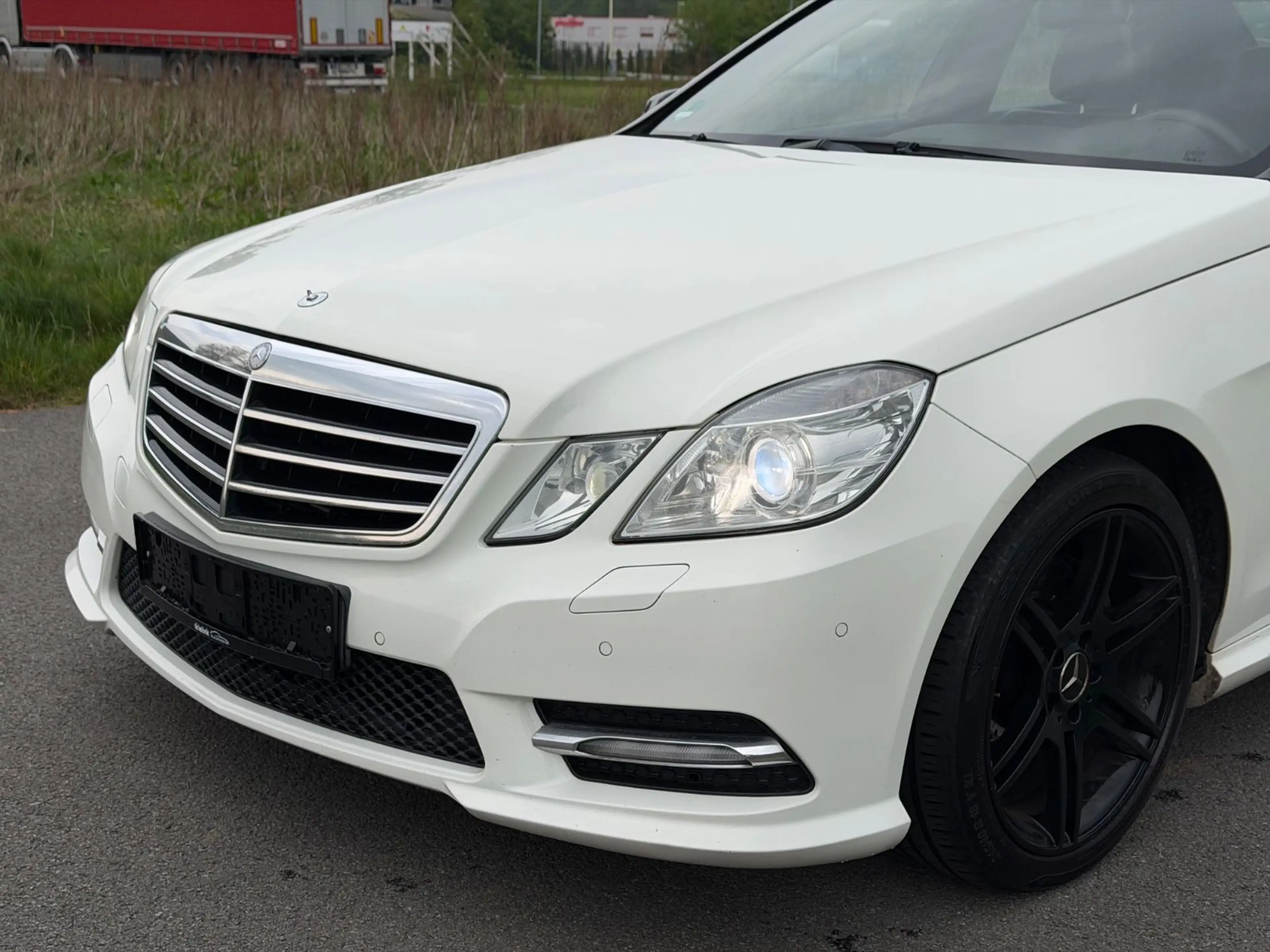 Mercedes-Benz E 200 E200 CDI Limousine AMG Pano Xenon Leder — photo 9