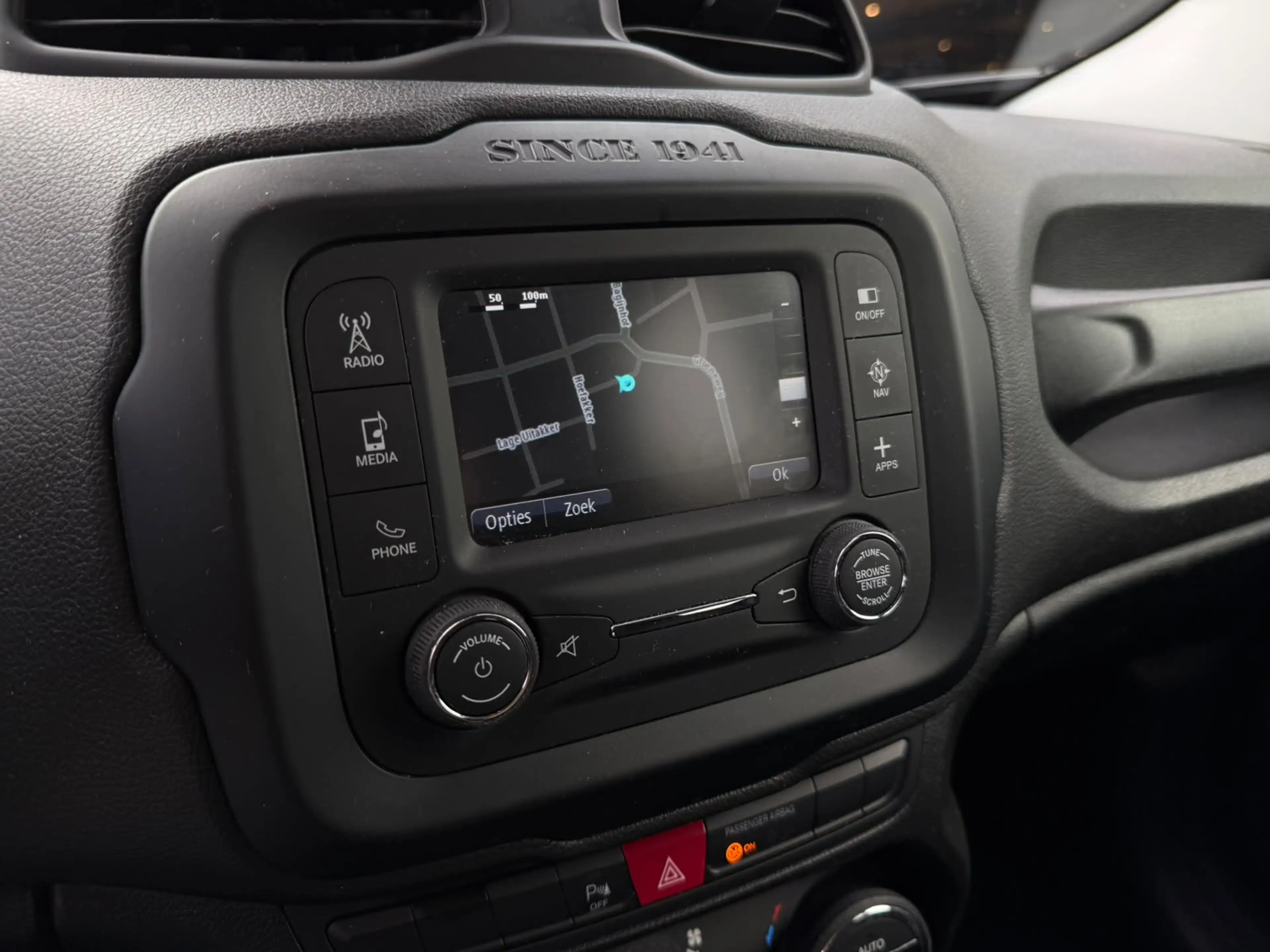 Jeep Renegade 1.6 E-Torq Longitude Keyless Navigatie PDC — photo 17