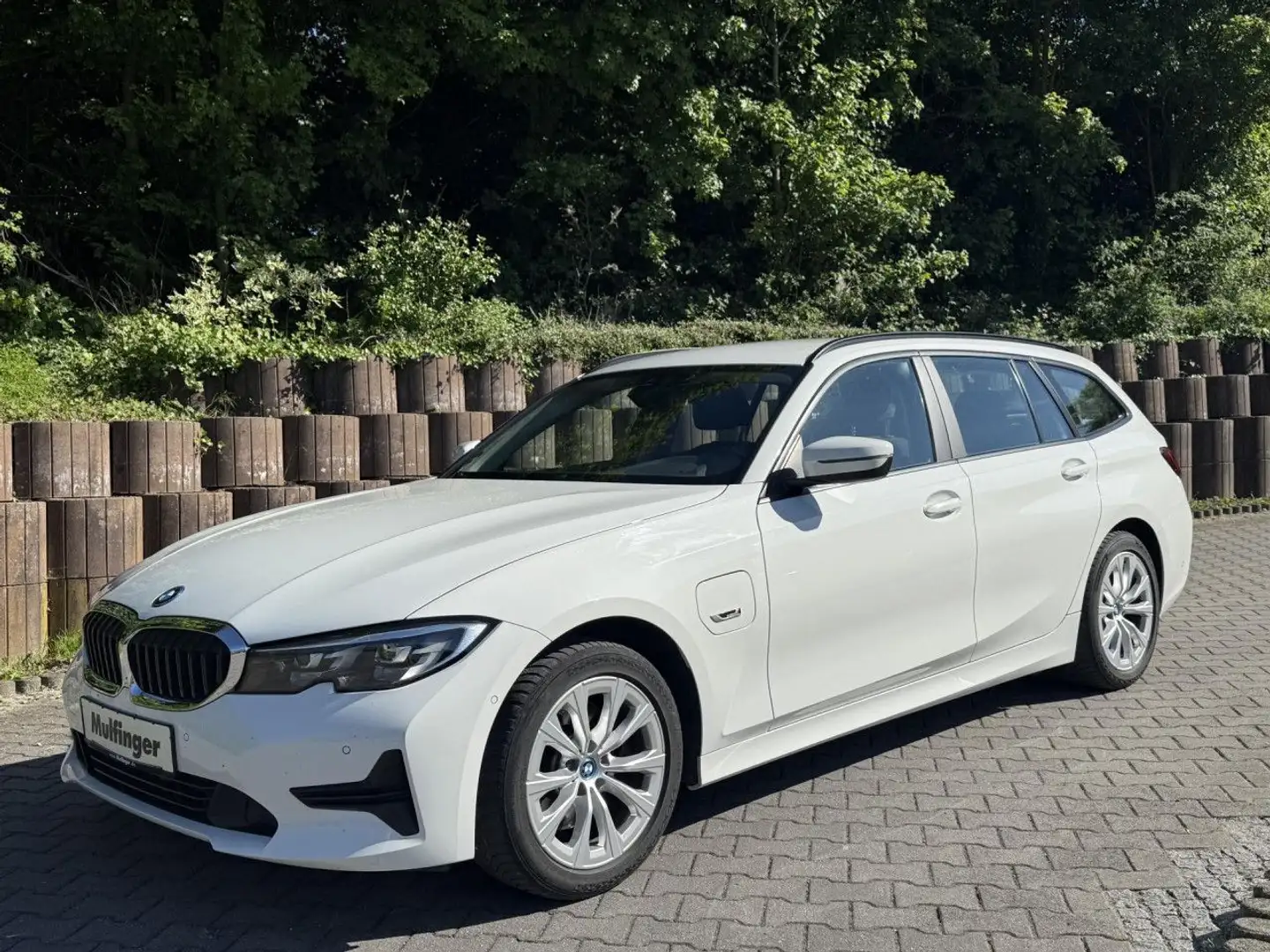BMW 320 e T.LivePro.Kamera Park/DrivAss.Sitzh.DAB AHK Blanco - 2
