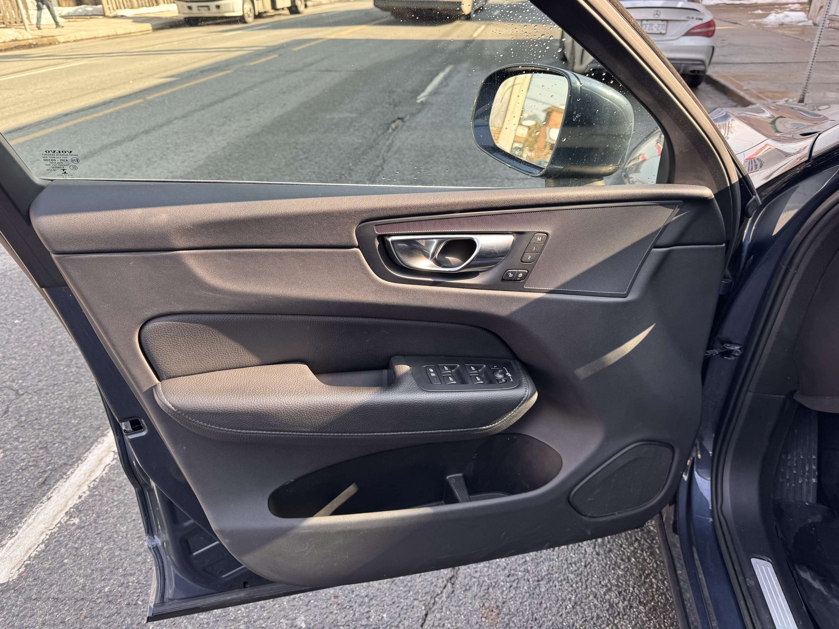 2019 Volvo XC60 !!! T6 MOMENTUM !!! CERTIFIED !!! ONE OWNER !!! thumb 8