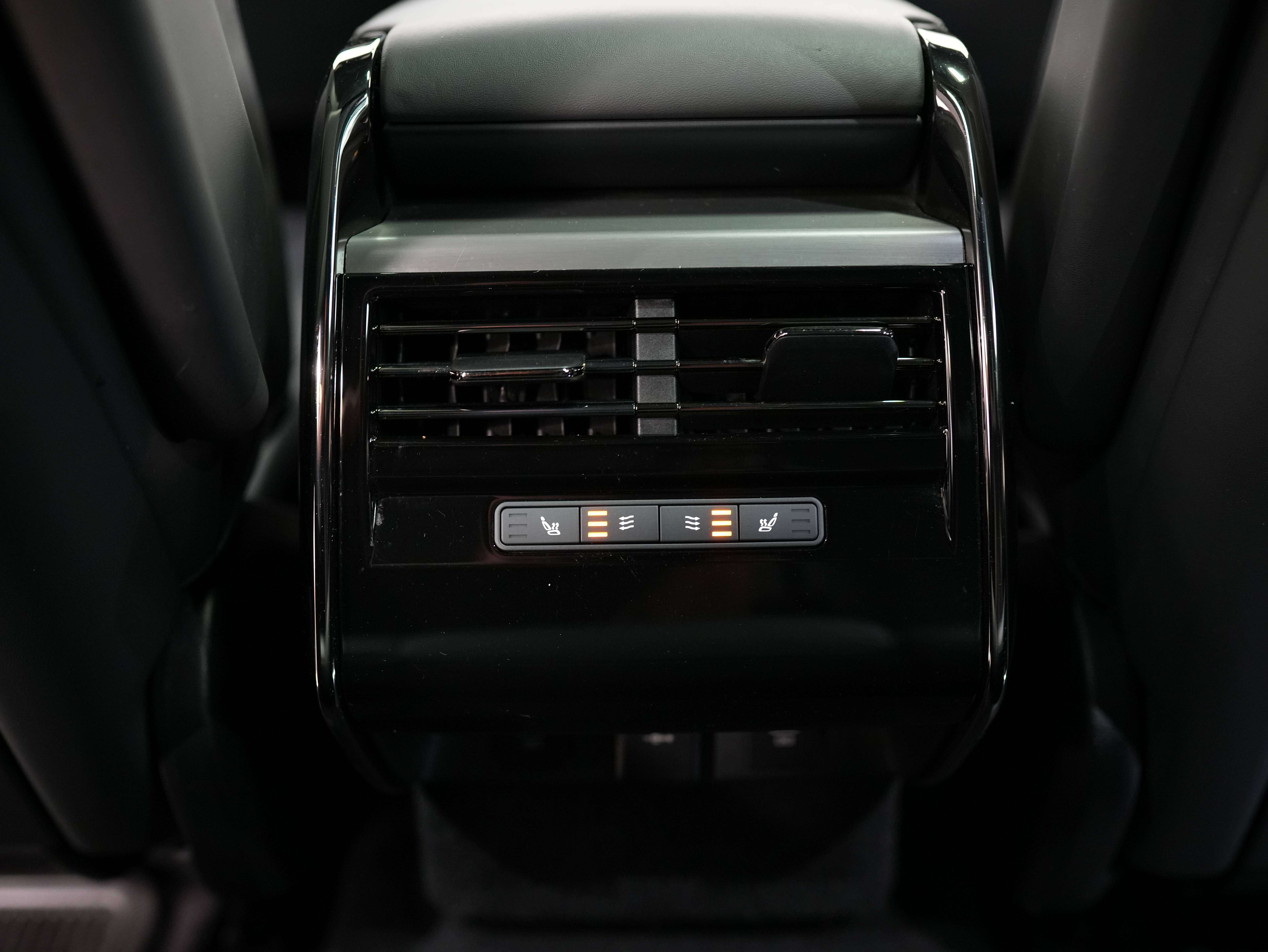 used 2025 Land Rover Range Rover Sport car, priced at $103,900