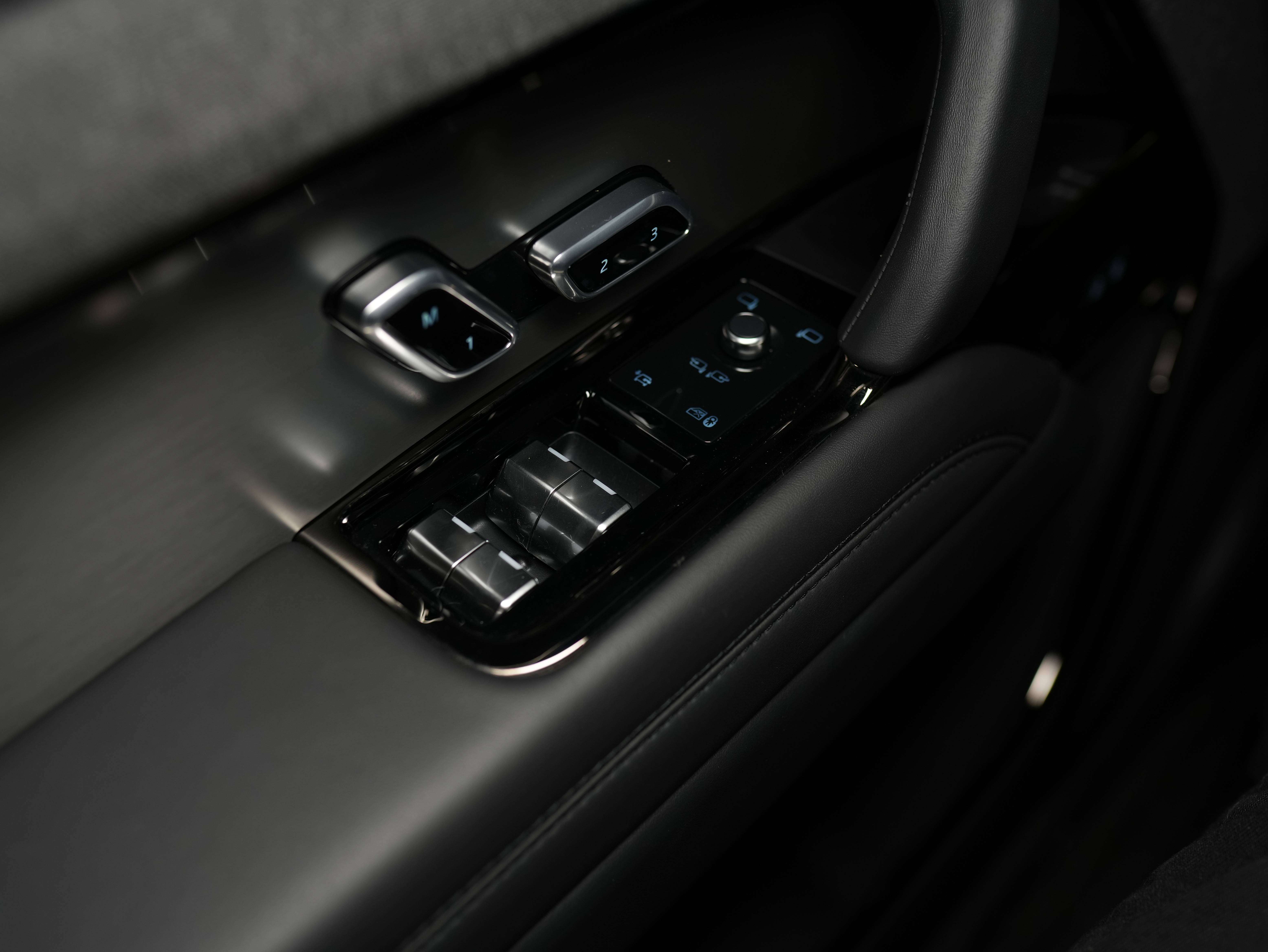 used 2025 Land Rover Range Rover Sport car, priced at $103,900