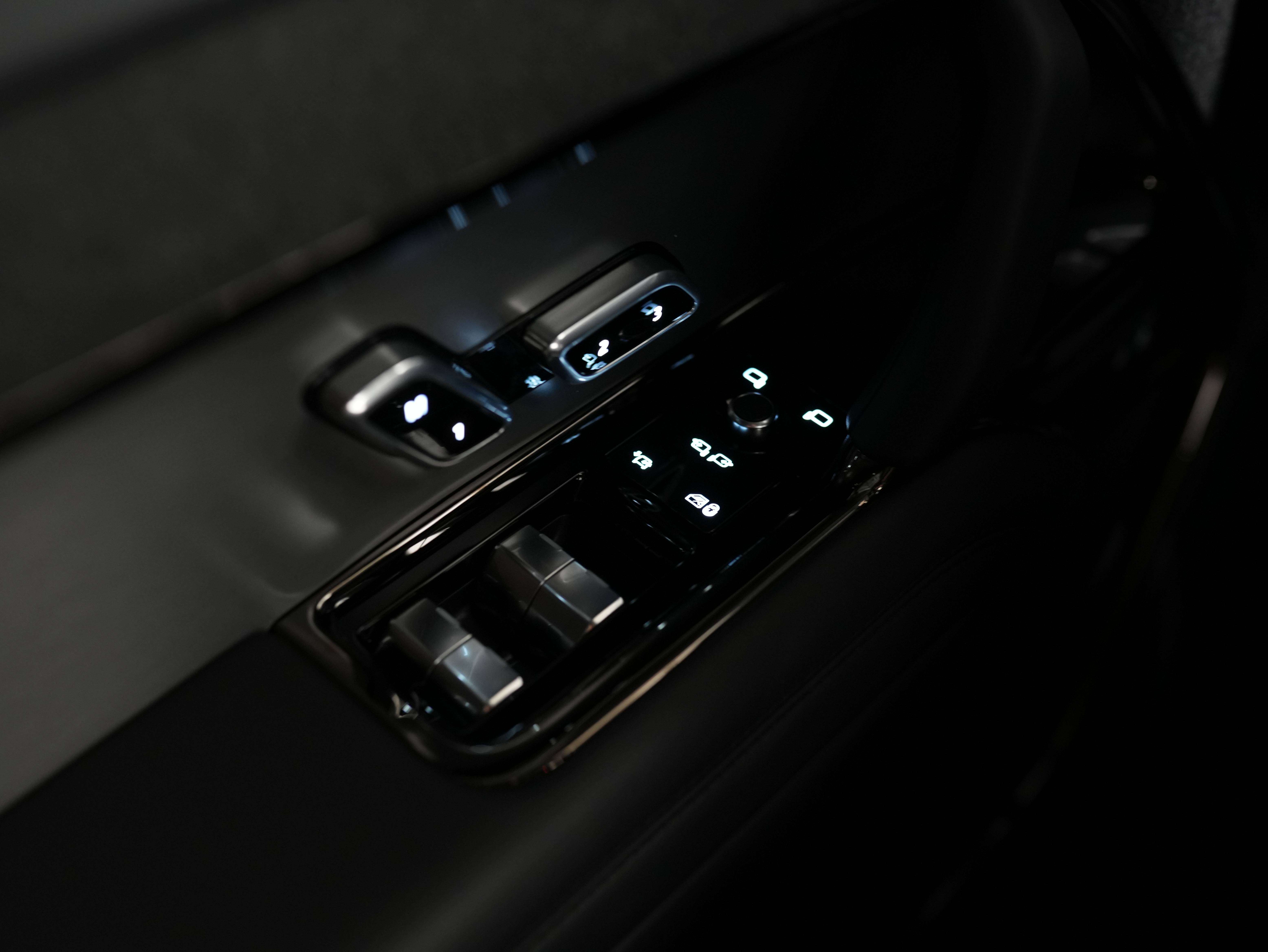 used 2025 Land Rover Range Rover Sport car, priced at $103,900