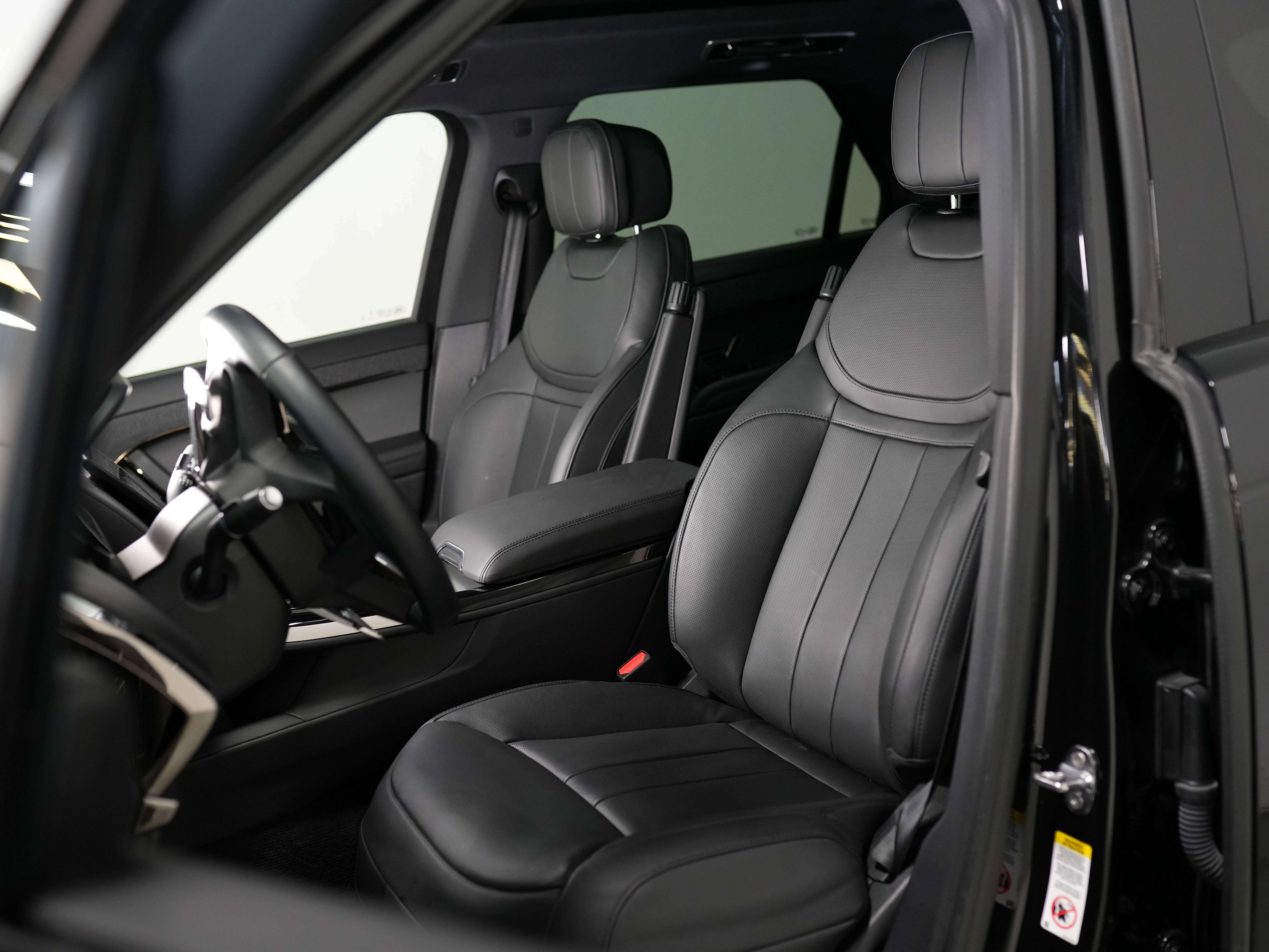 used 2025 Land Rover Range Rover Sport car, priced at $103,900