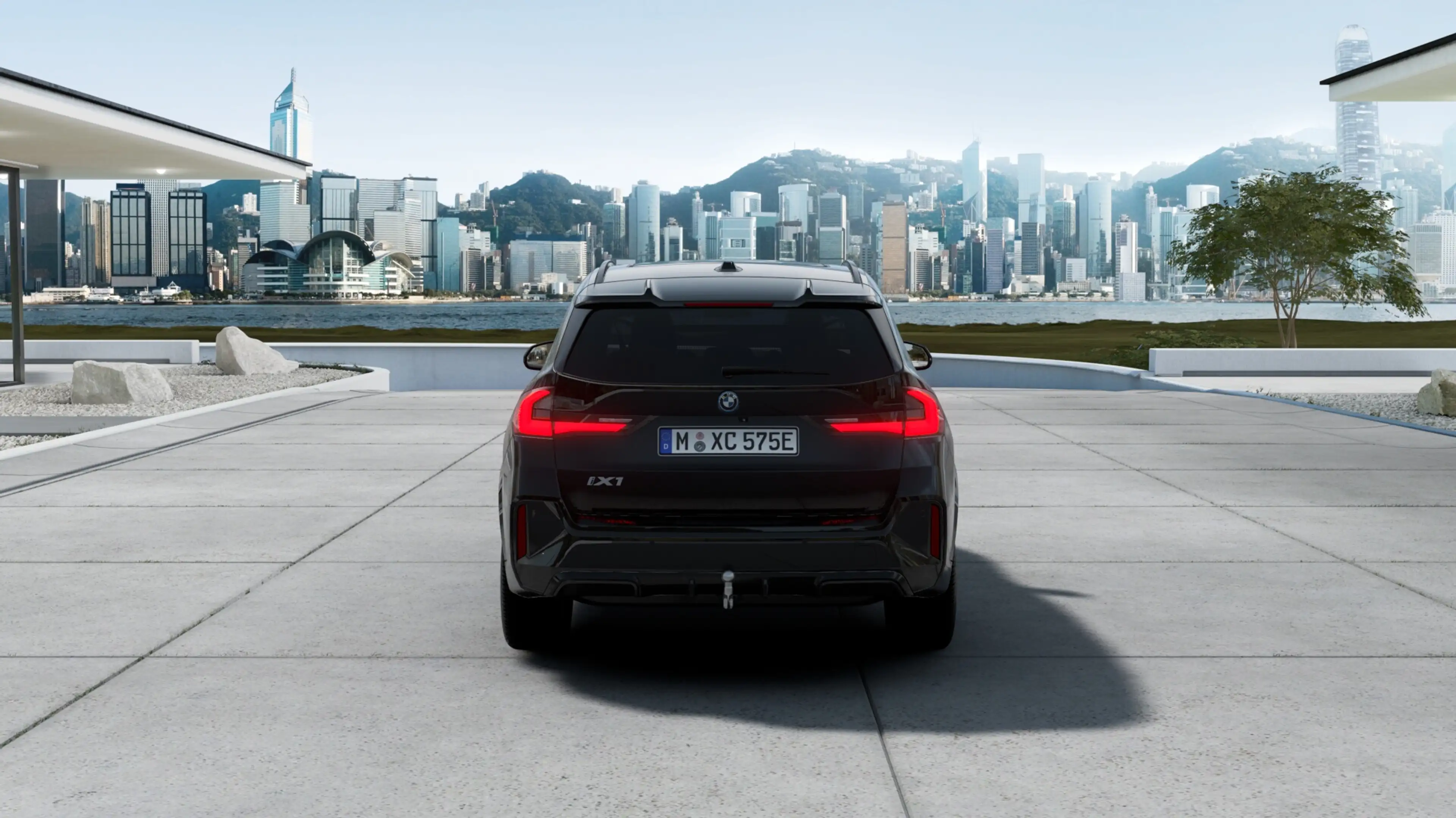 BMW iX1 eDrive20 M Sport / Panoramadak / Trekhaak / Sports — photo 4