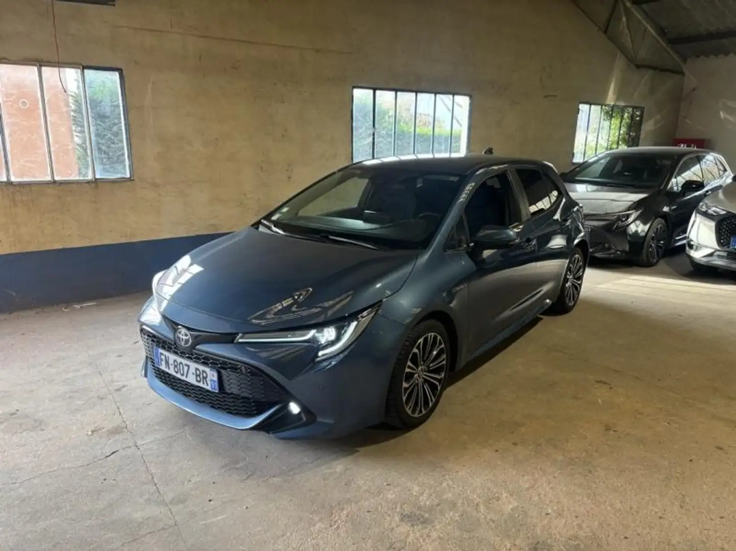 Toyota Corolla 122h Dynamic Bleu - 2