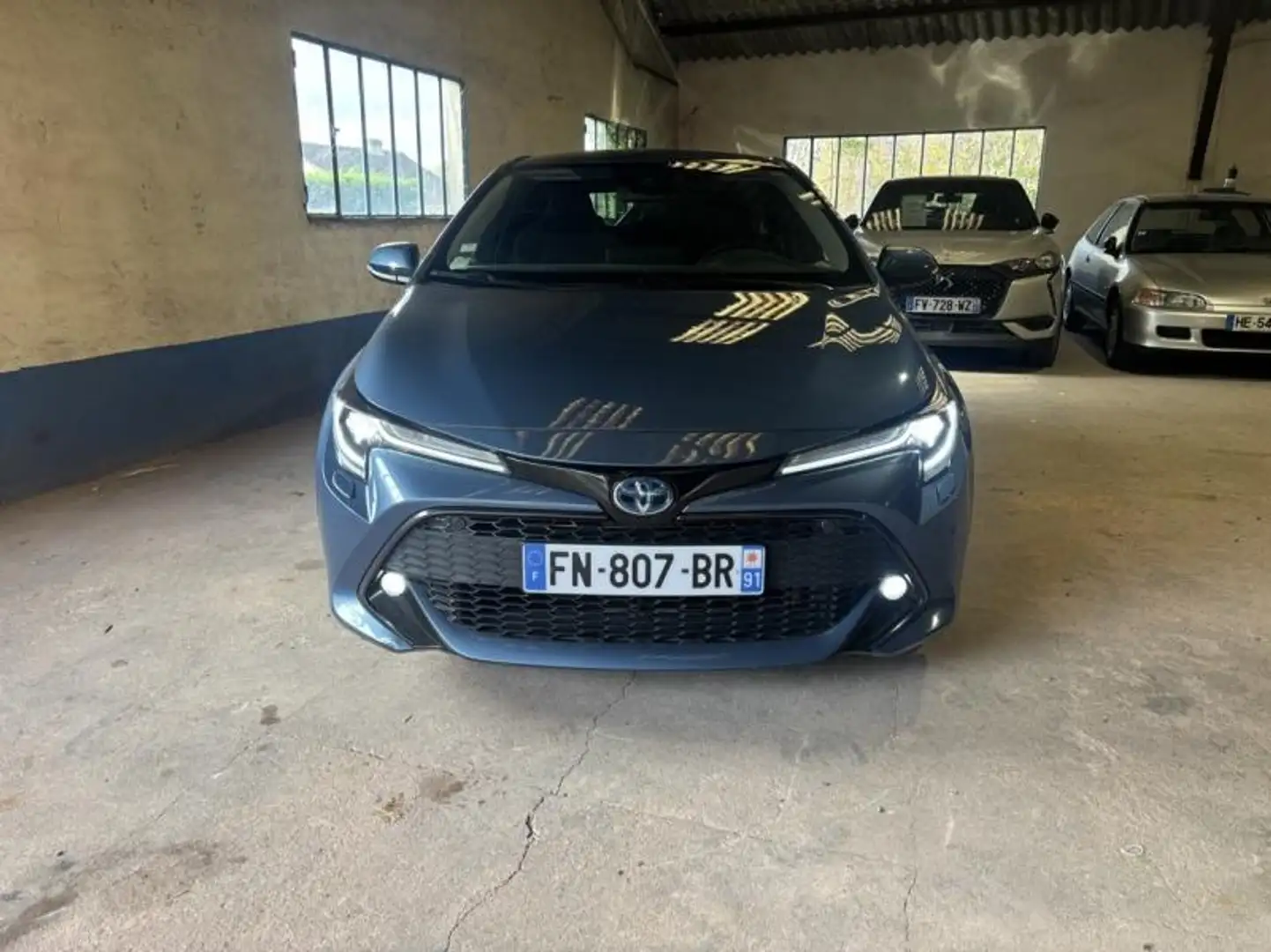 Toyota Corolla 122h Dynamic Bleu - 1