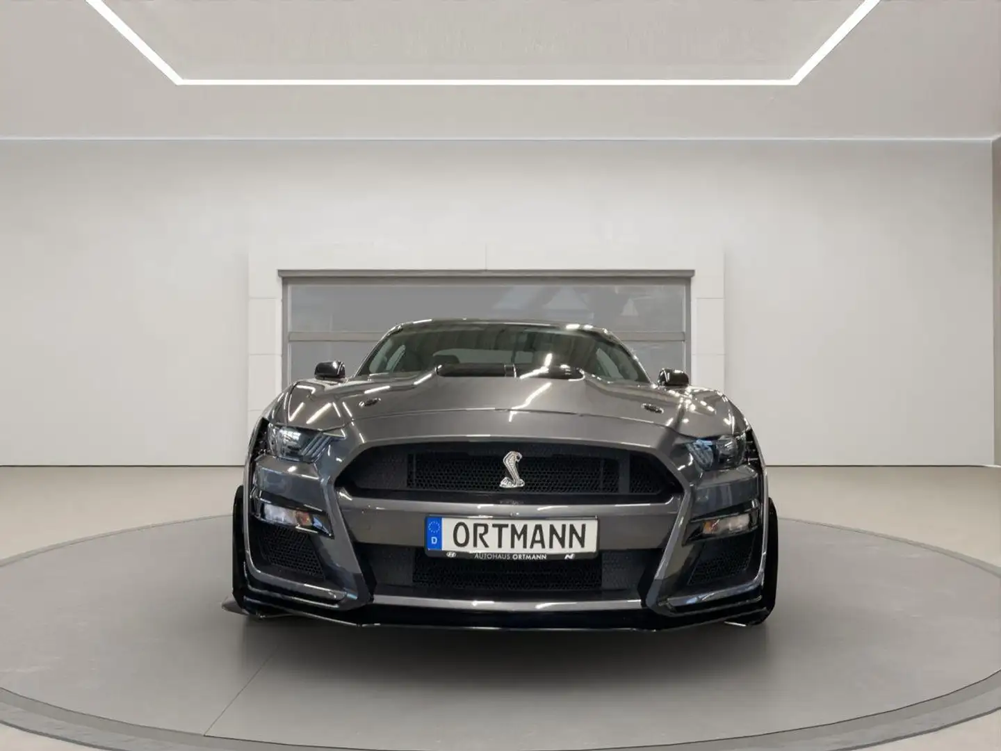 Ford Mustang GT 3.7 Benzin V6 Heckantrieb Automatik - 2