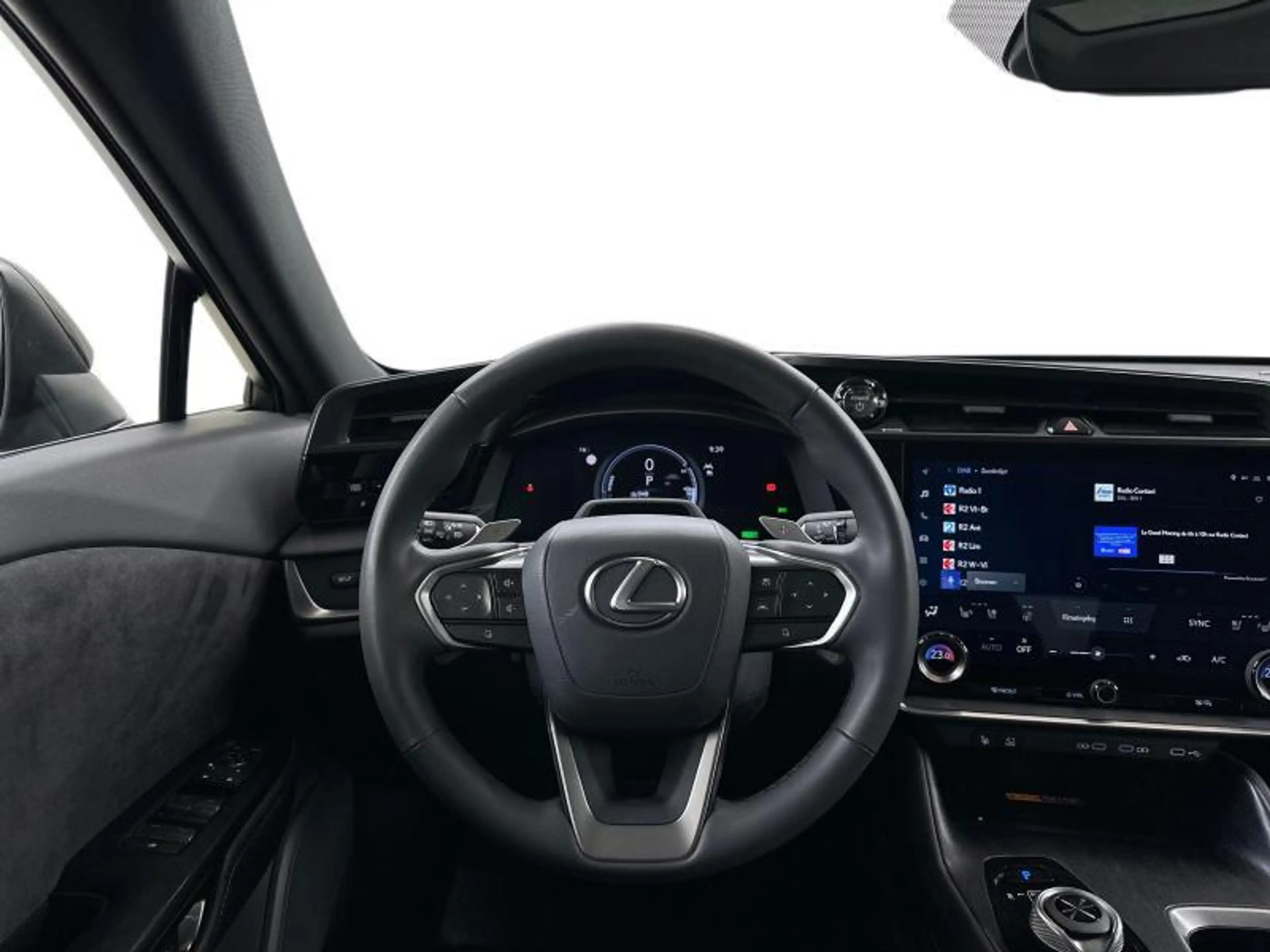 Lexus RZ Privilege Line — photo 8