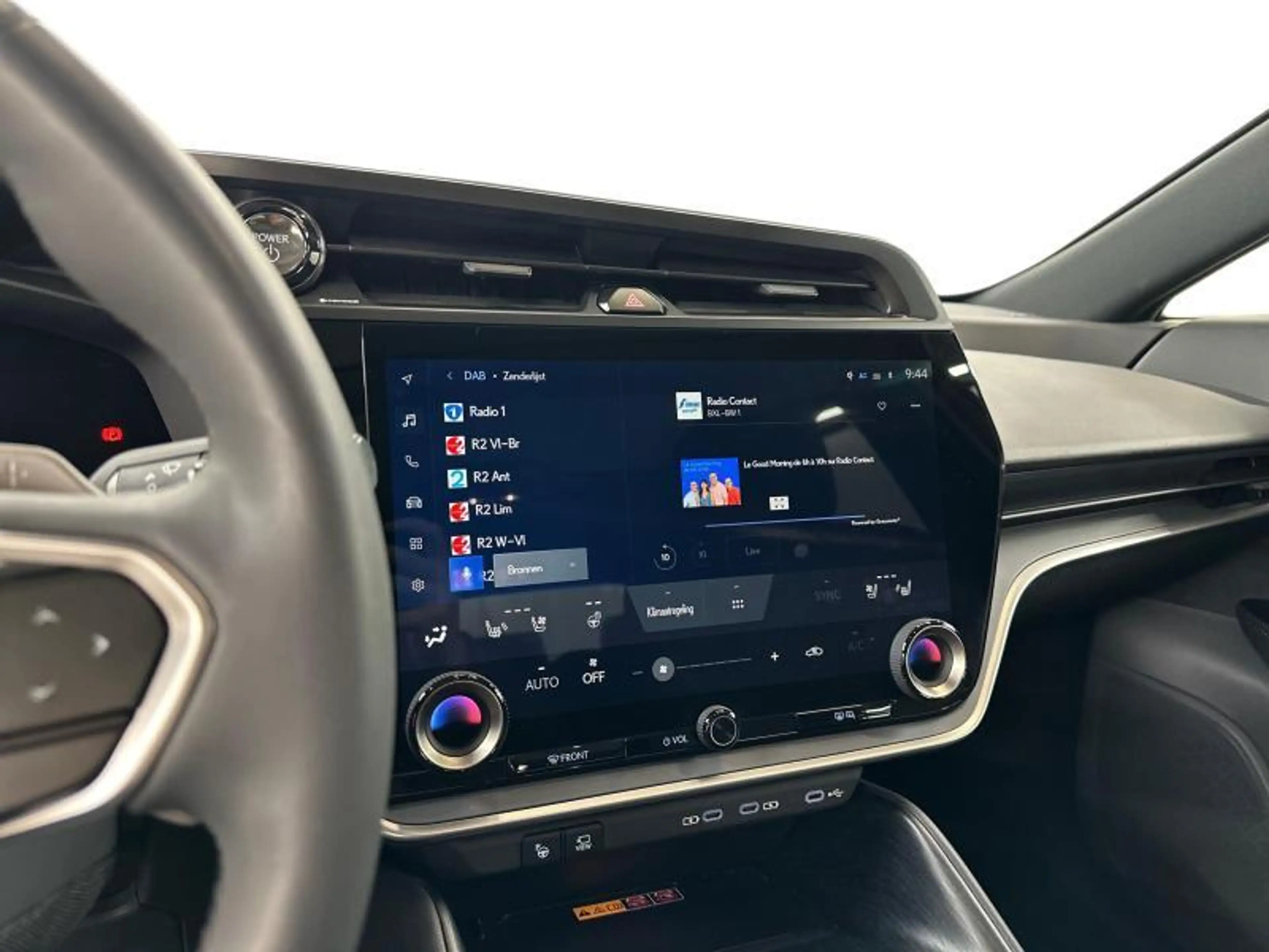 Lexus RZ Privilege Line — photo 11