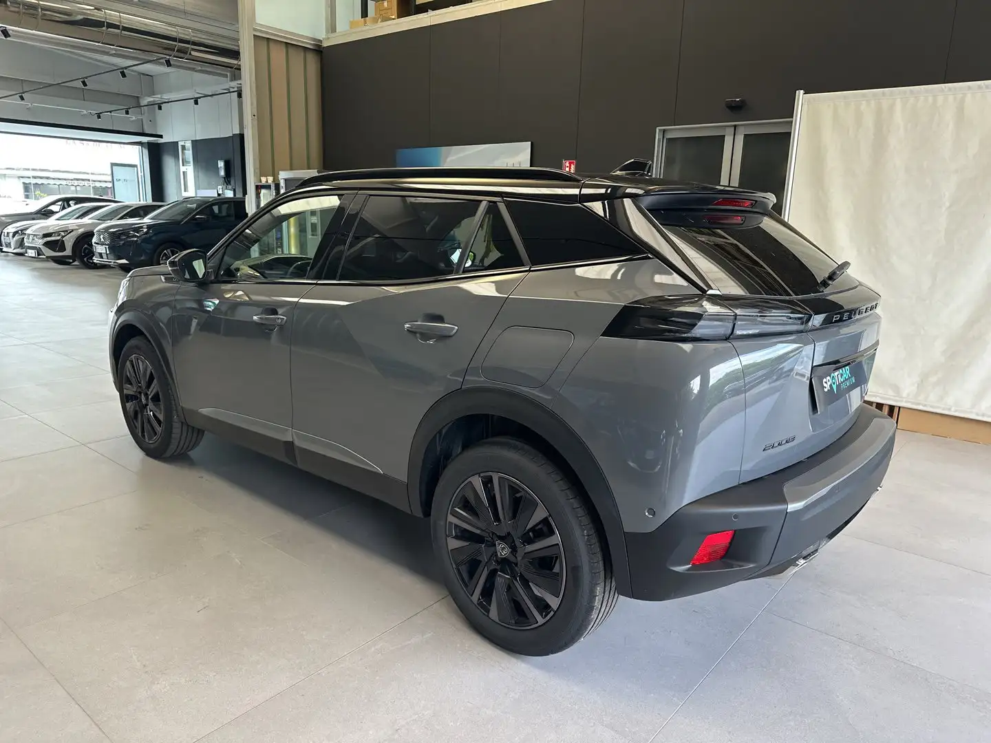 Peugeot 2008 GT Hybrid 136 e-DCS6 Grigio - 2