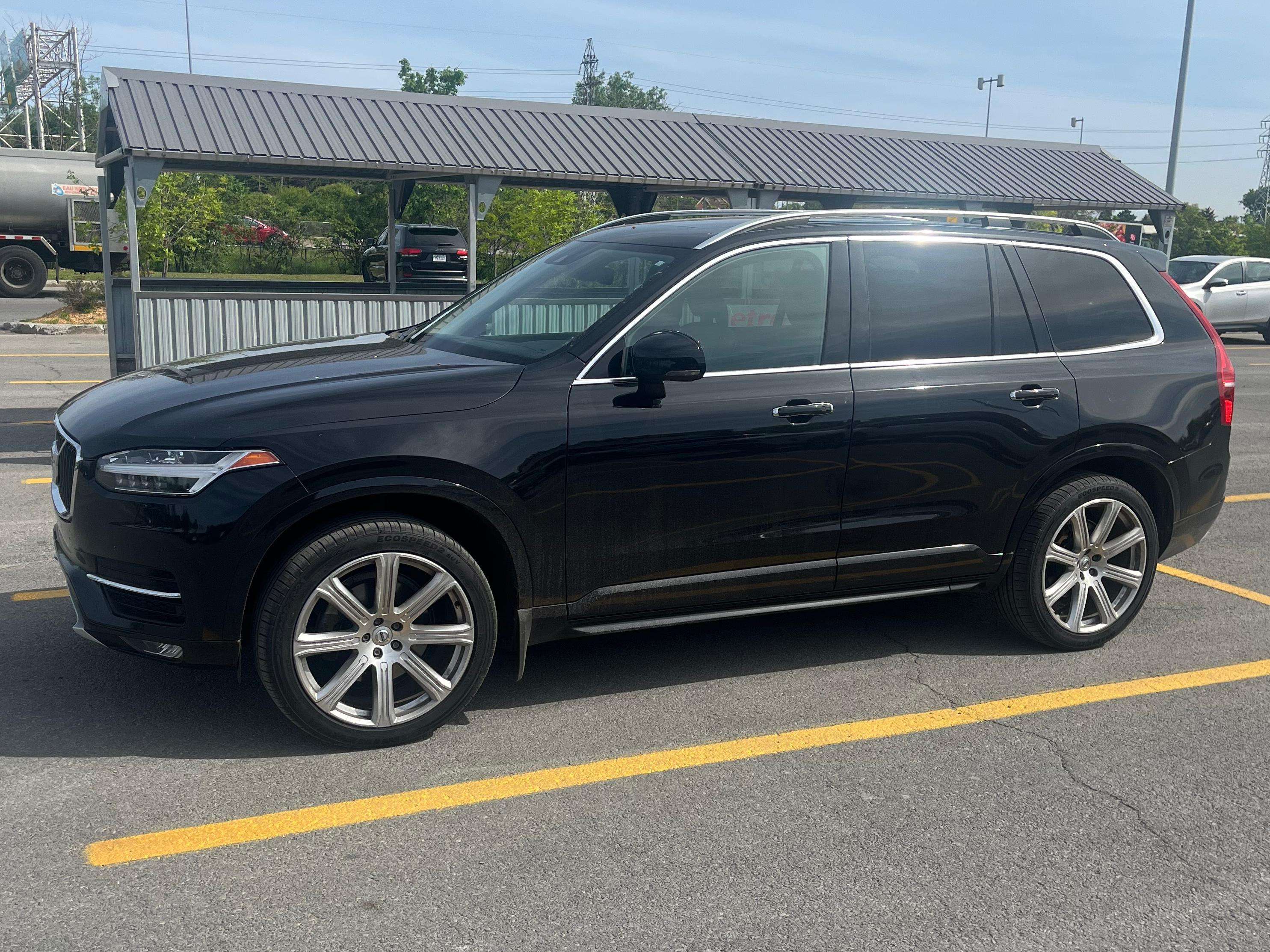2017 Volvo XC90 T5 Momentum