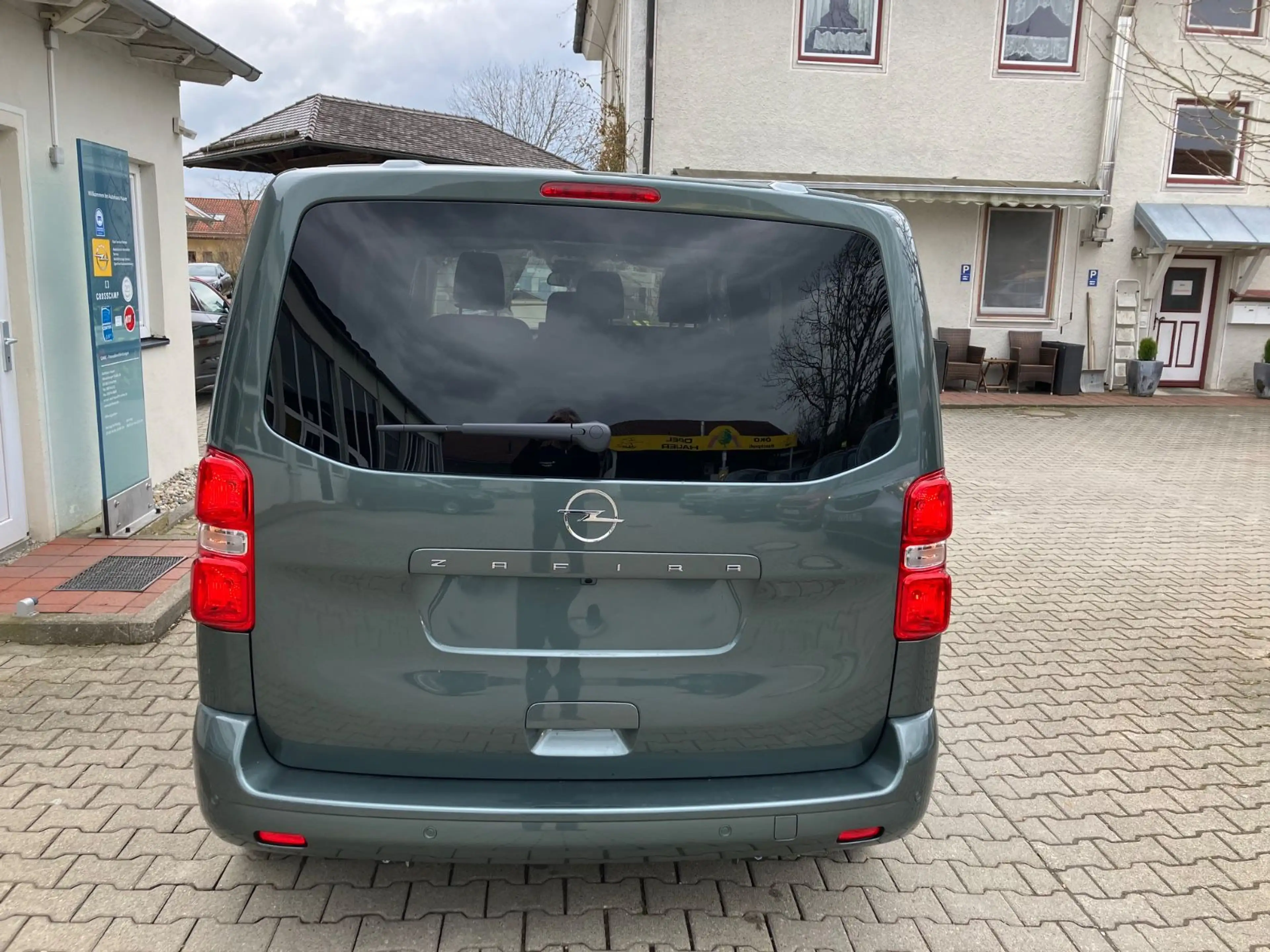 Opel Zafira Life 2,2 Autom Ed LED AHK SHZ 9 Sitz — photo 5