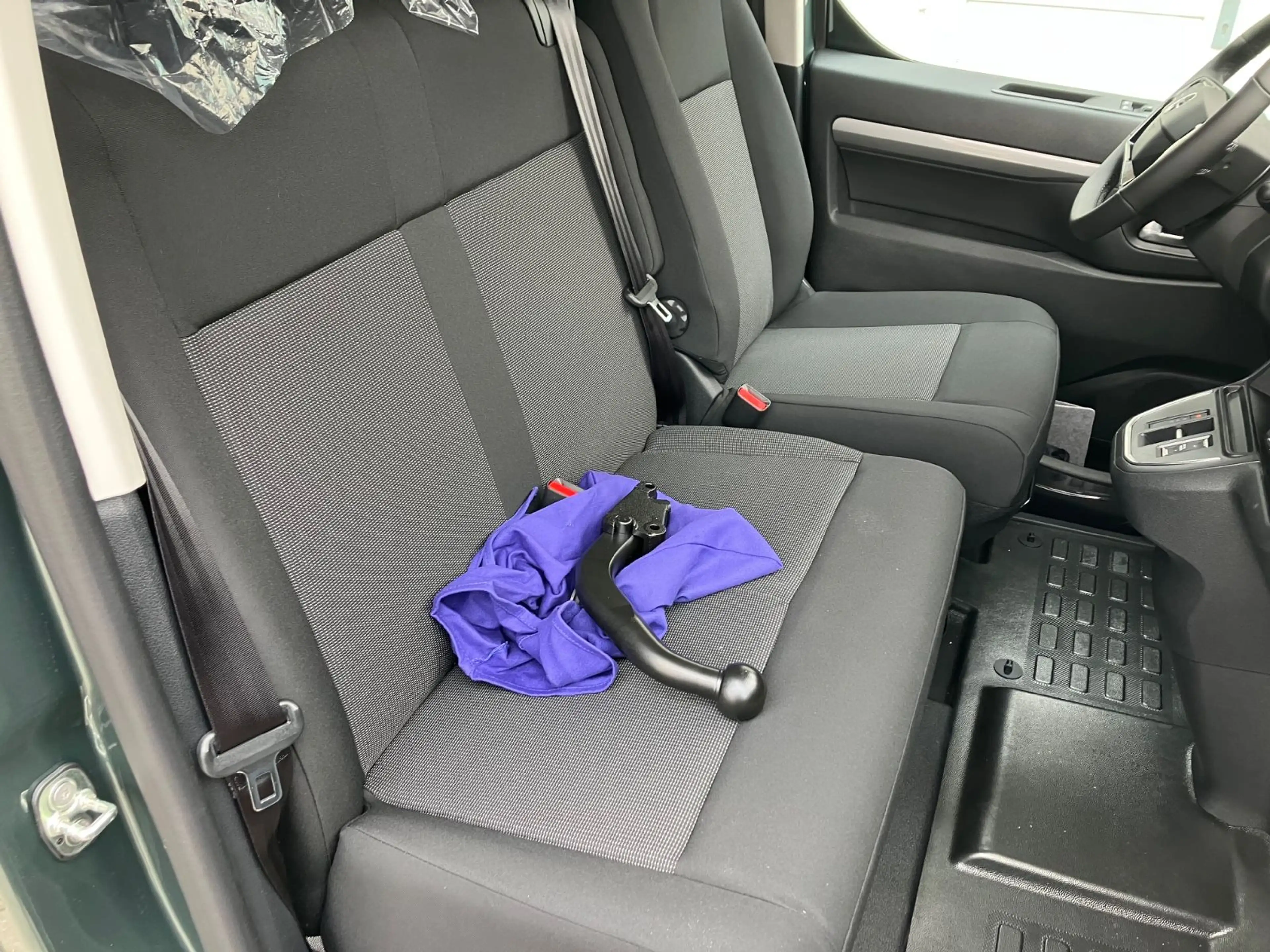 Opel Zafira Life 2,2 Autom Ed LED AHK SHZ 9 Sitz — photo 18