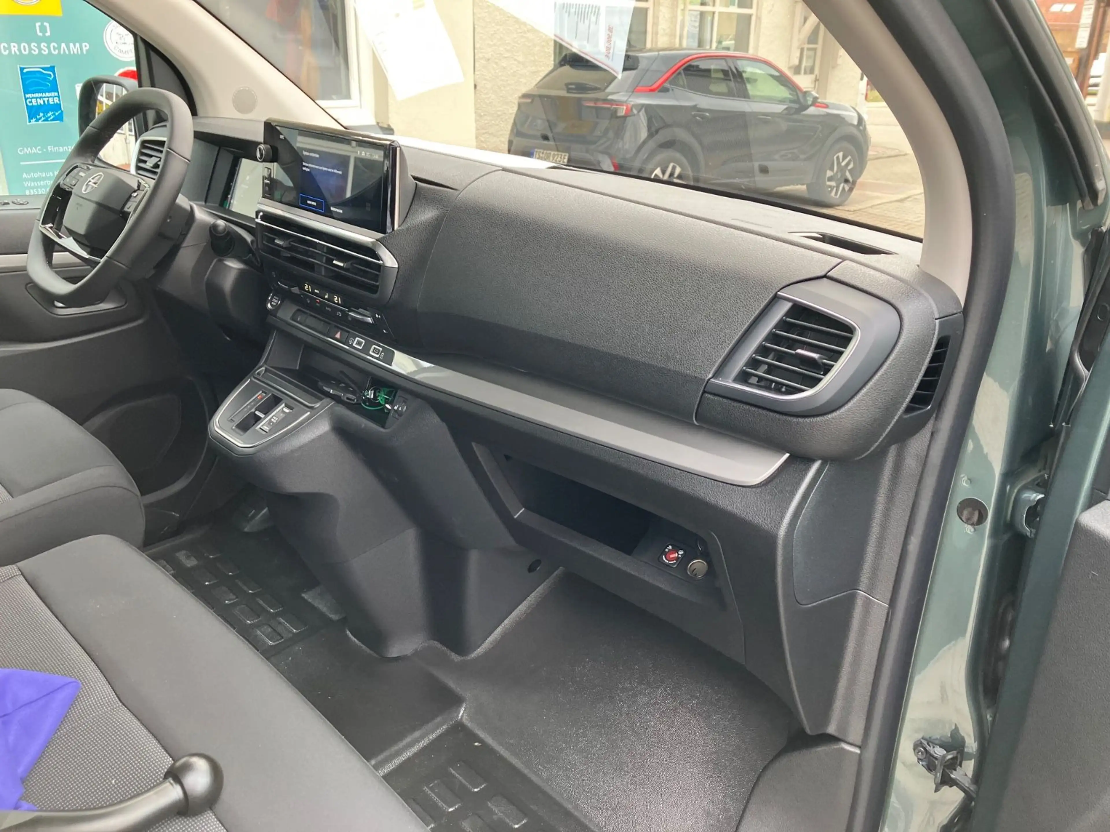 Opel Zafira Life 2,2 Autom Ed LED AHK SHZ 9 Sitz — photo 19
