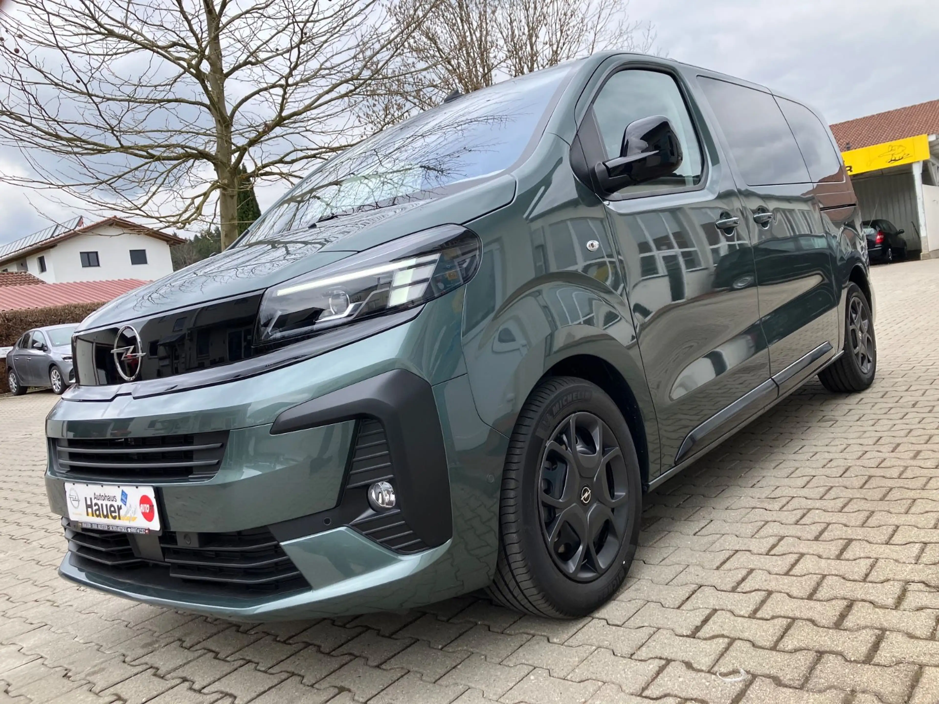 Opel Zafira Life 2,2 Autom Ed LED AHK SHZ 9 Sitz — photo 3