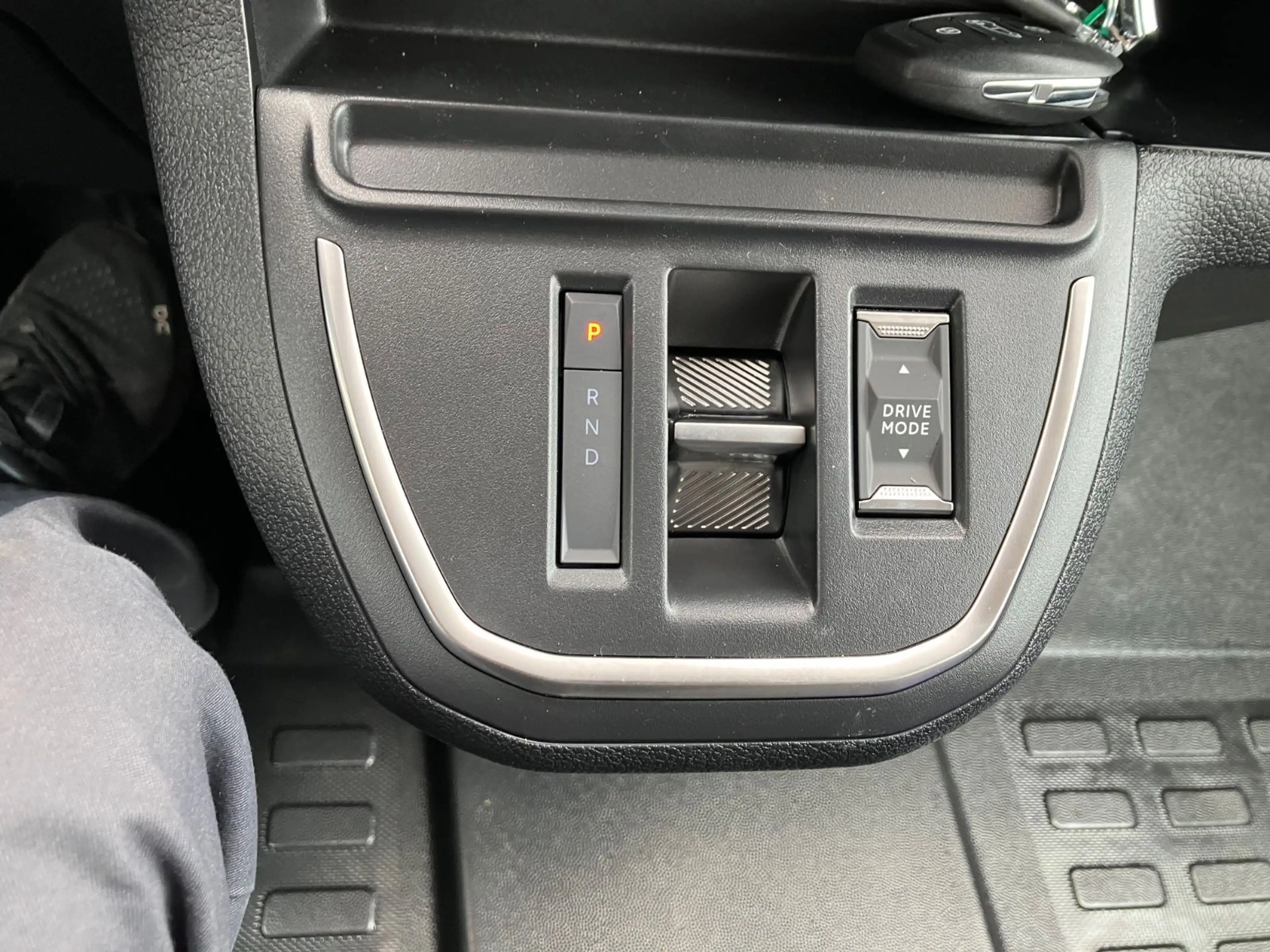 Opel Zafira Life 2,2 Autom Ed LED AHK SHZ 9 Sitz — photo 32