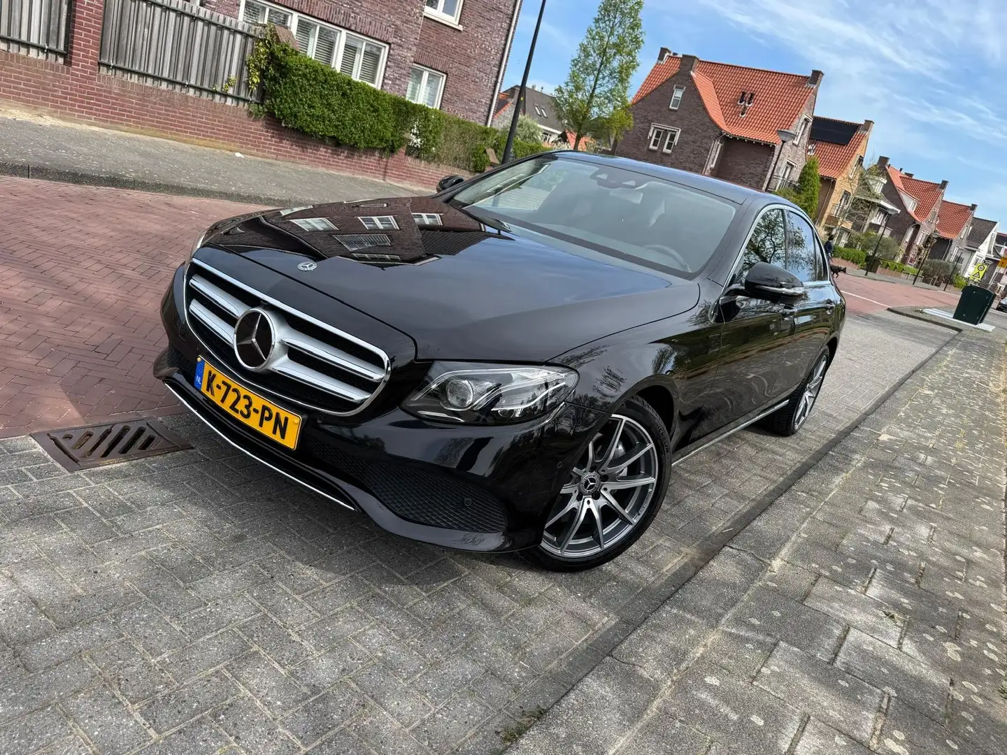 Mercedes-Benz E 250 E 250 Premium Plus Zwart - 1