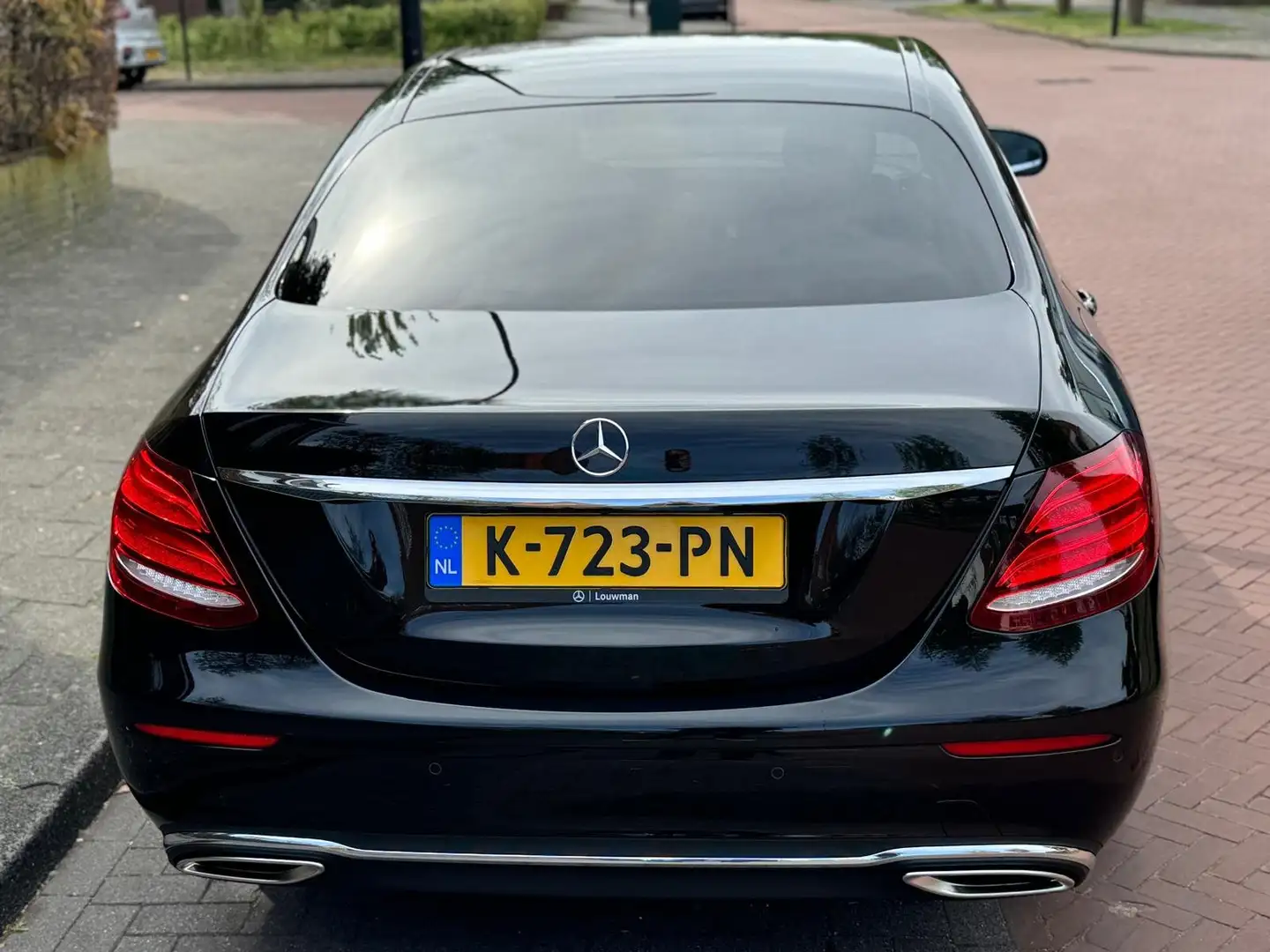 Mercedes-Benz E 250 E 250 Premium Plus Zwart - 2