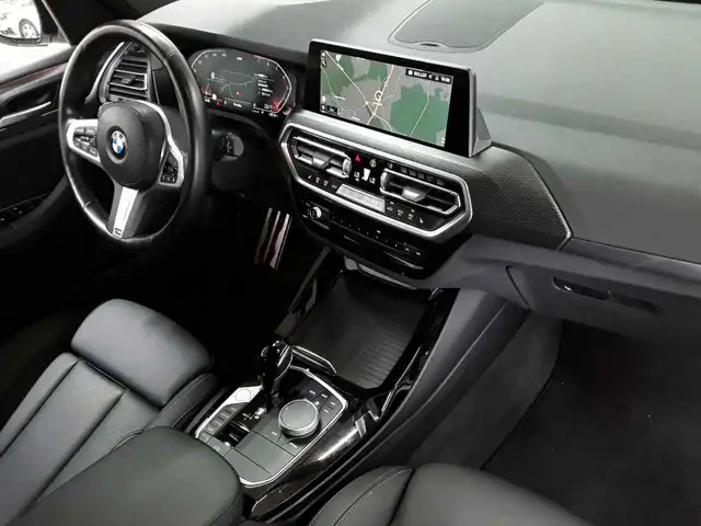 BMW X3 view 9