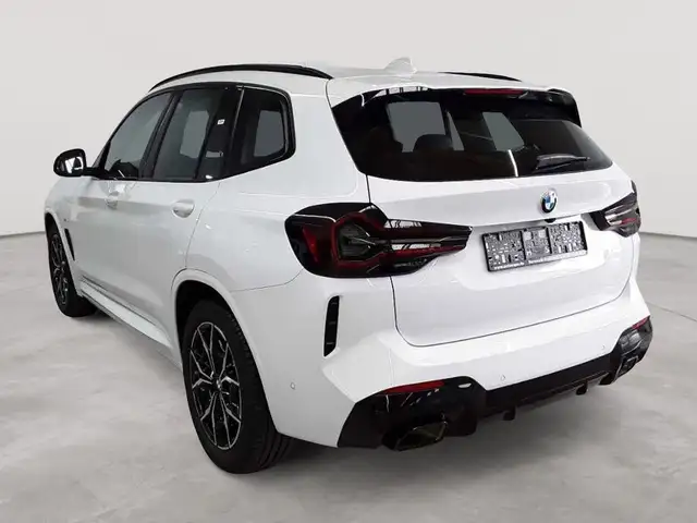 BMW X3 view 5
