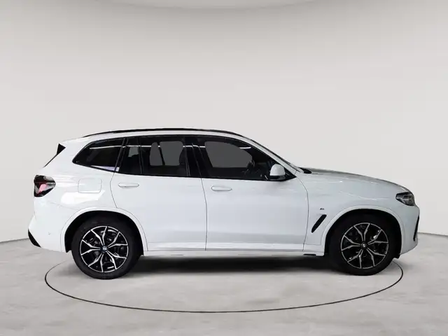 BMW X3 view 3