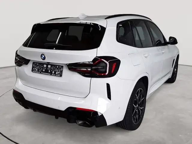 BMW X3 view 4