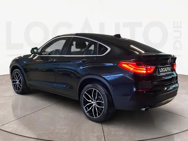 BMW X4 view 5