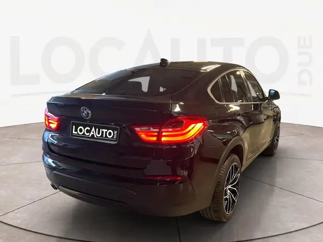 BMW X4 view 4
