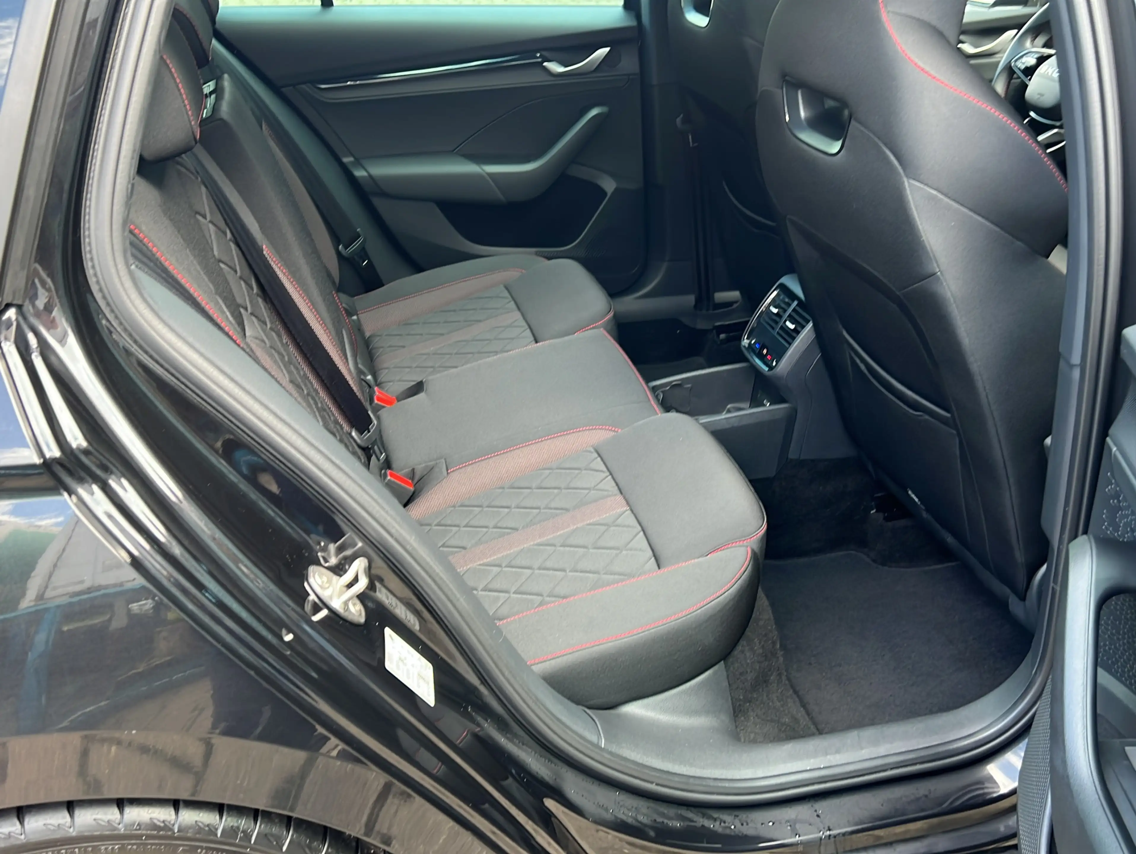 Skoda Octavia 2.0 TSI RS DSG*Pano*Navi*Kessy*SideAssist — photo 19