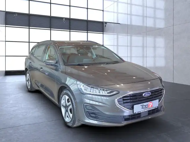 Ford Focus view 7