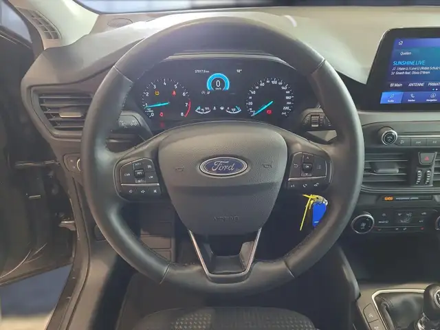 Ford Focus view 15