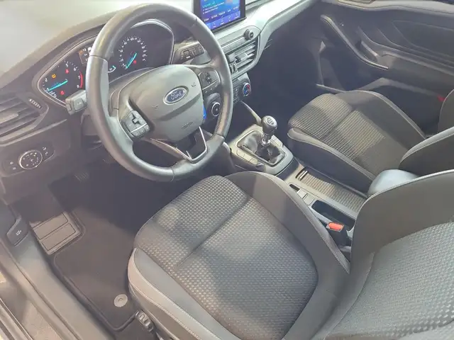 Ford Focus view 10