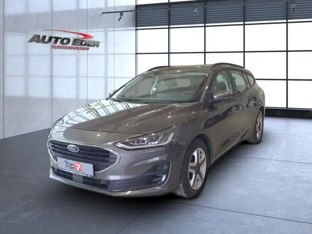 Ford Focus view 2