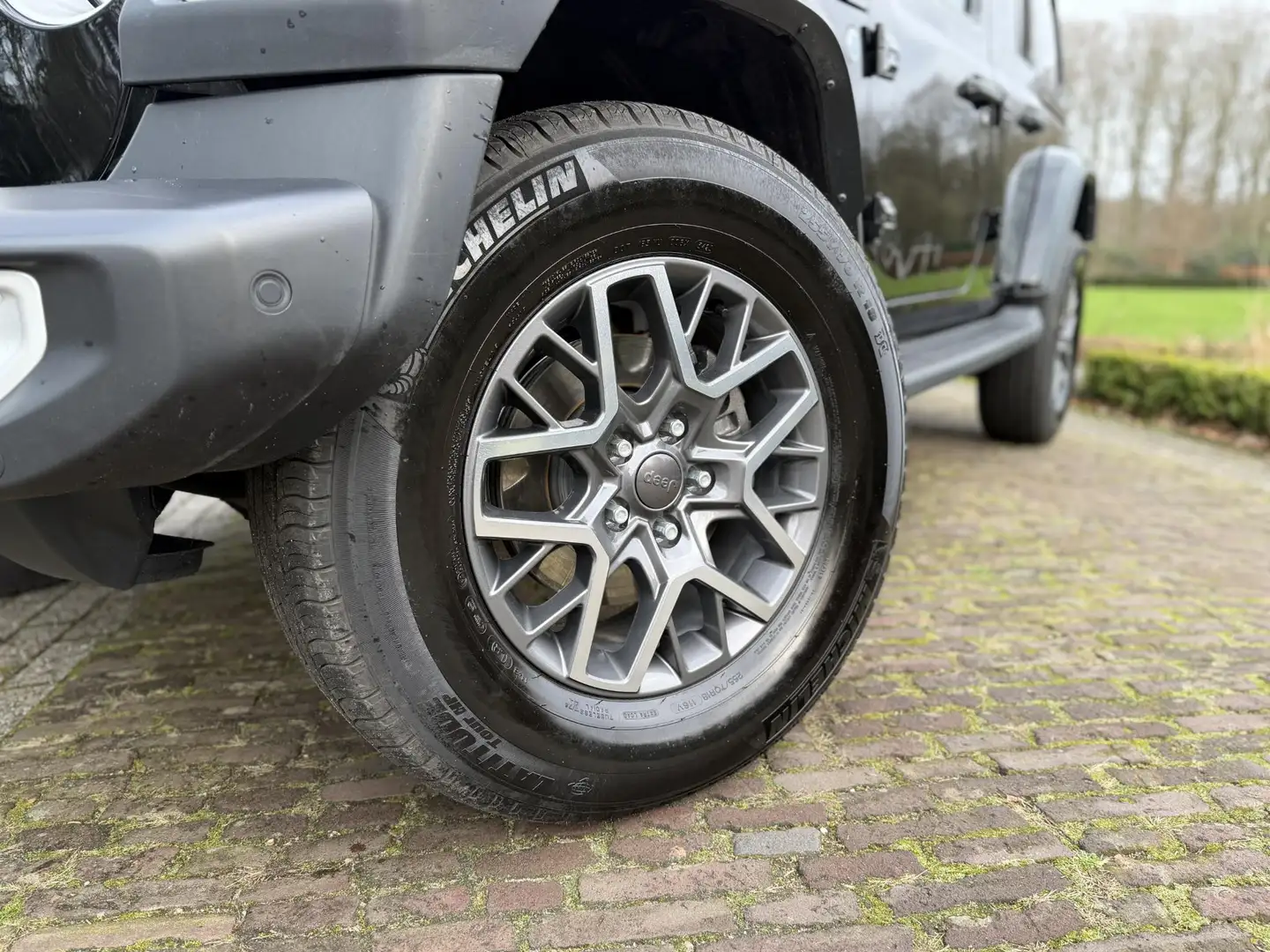 Jeep Wrangler Unlimited 4xe 380 Sahara | OverLand | Schuifdak | Zwart - 2