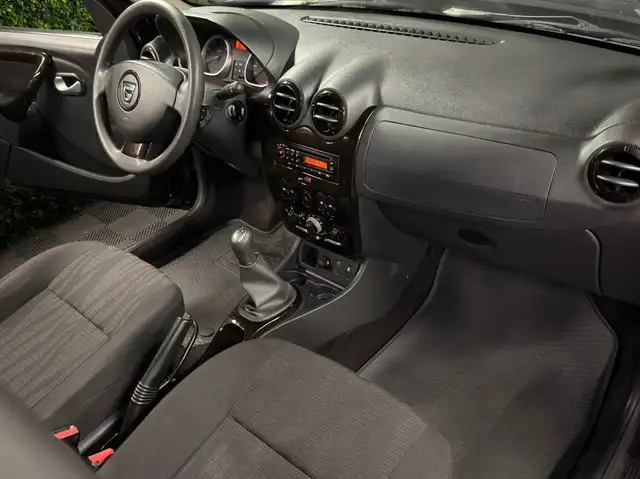 Dacia Duster view 13