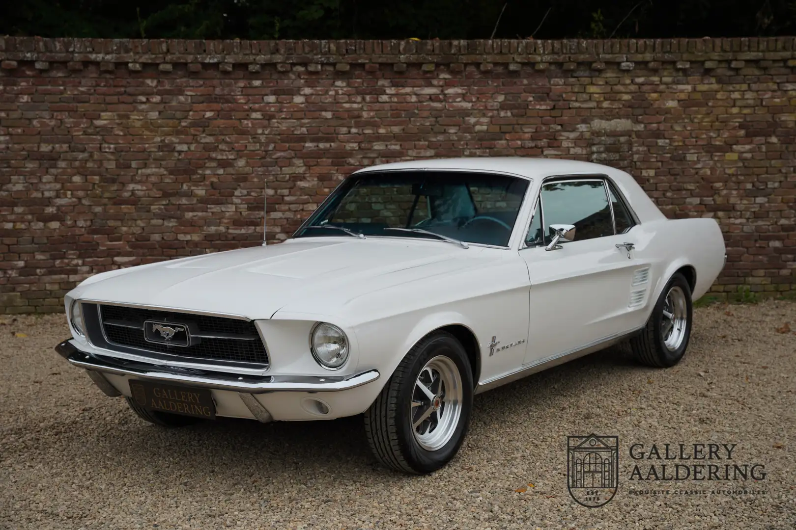Ford Mustang Coupe Factory AC, Automatic gearbox, very nice ove Wit - 1