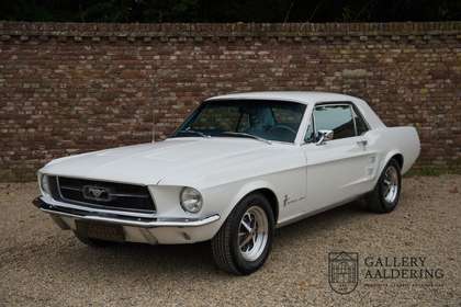 Ford Mustang Coupe Factory AC, Automatic gearbox, very nice ove