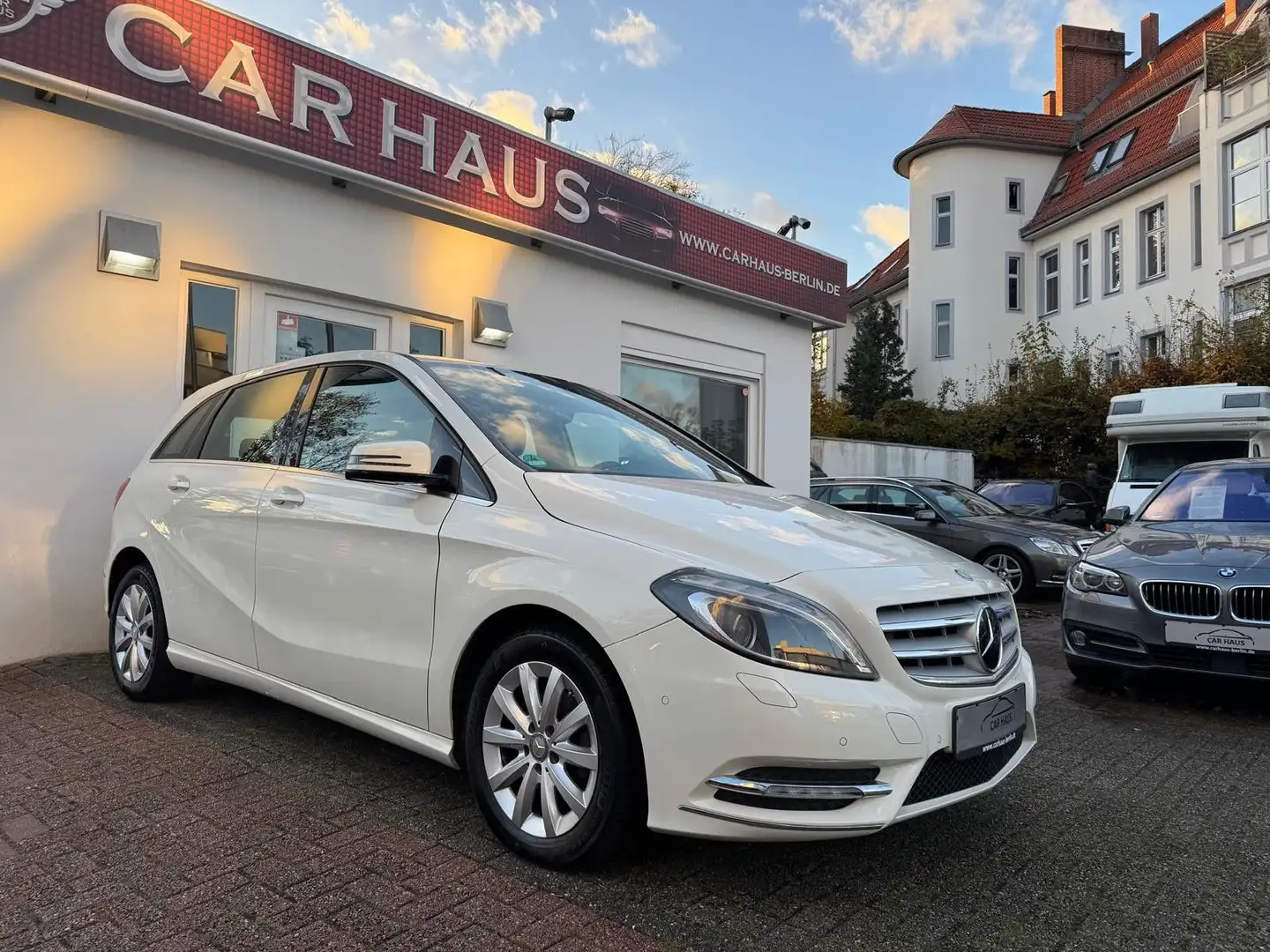 Mercedes-Benz B 180 BLUEEFFICIENCY Weiß - 1