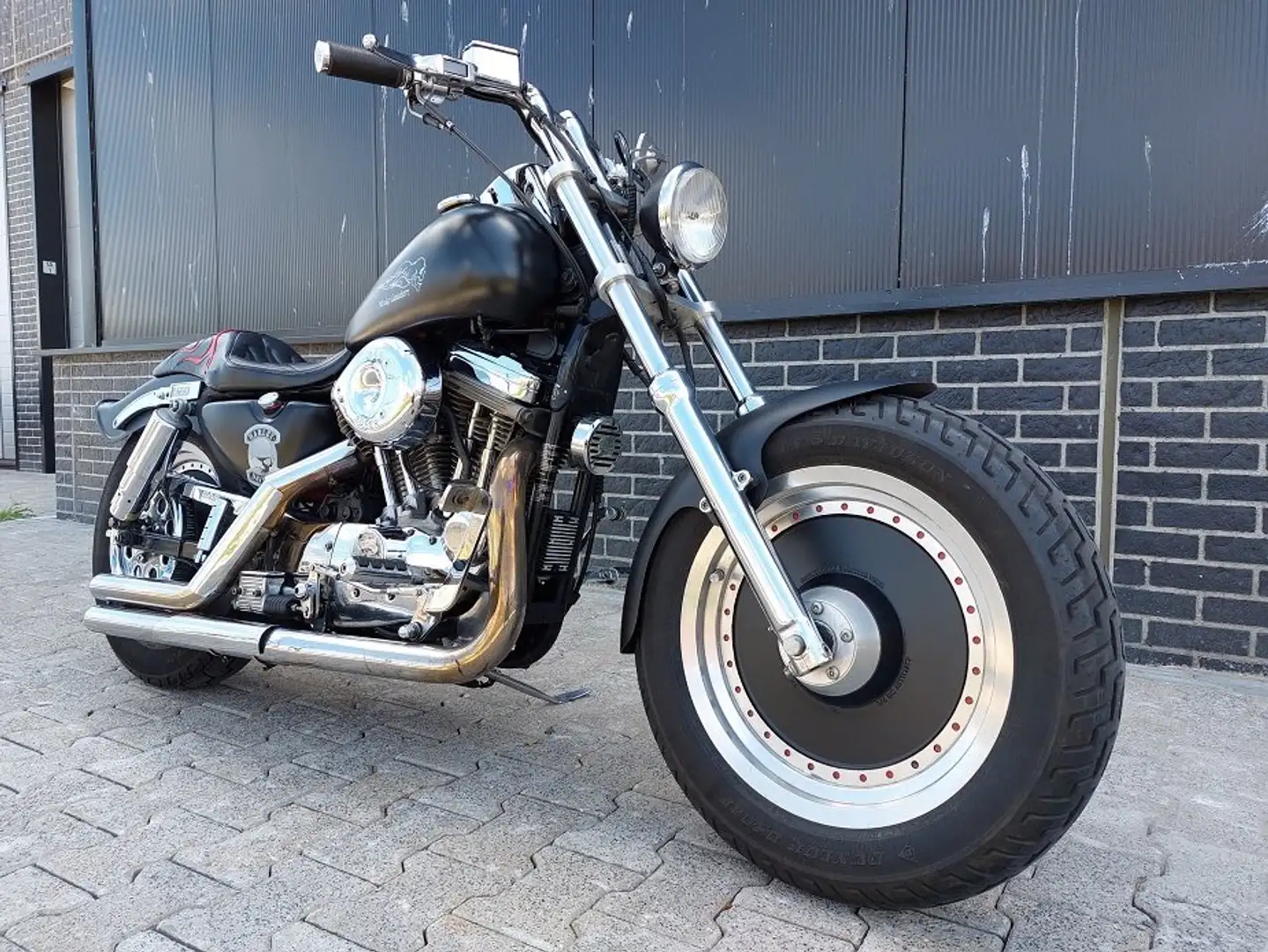 Harley-Davidson Sportster 883 Zwart - 2