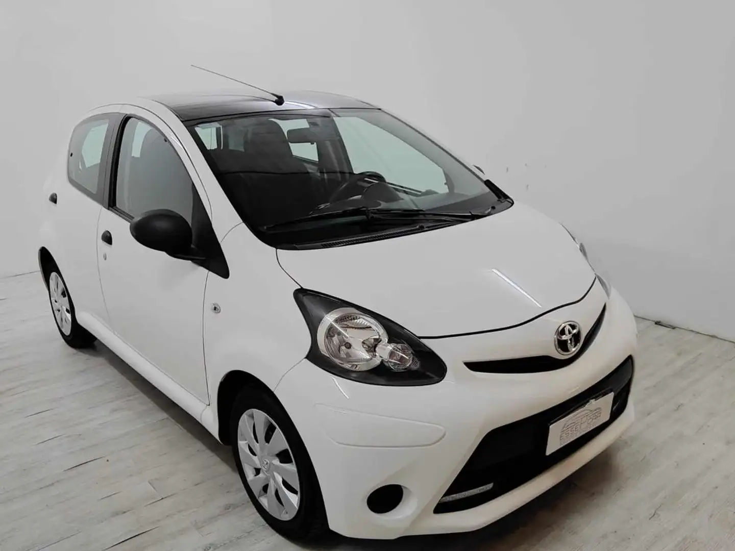 Toyota Aygo 1.0 12V VVT-i 5 porte Active Connect Bianco - 2