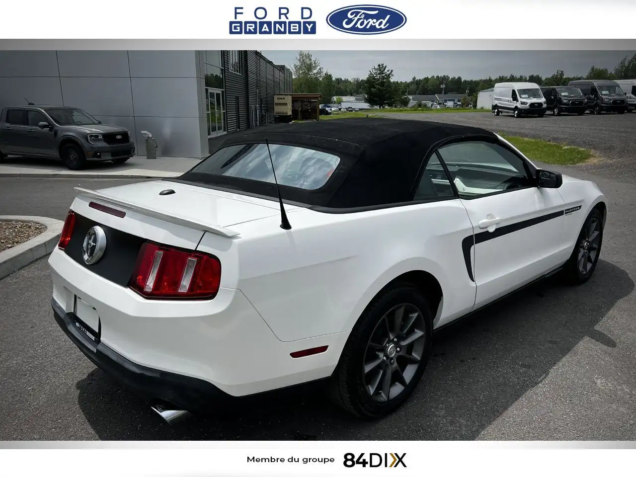 Ford Mustang photo Ford Mustang