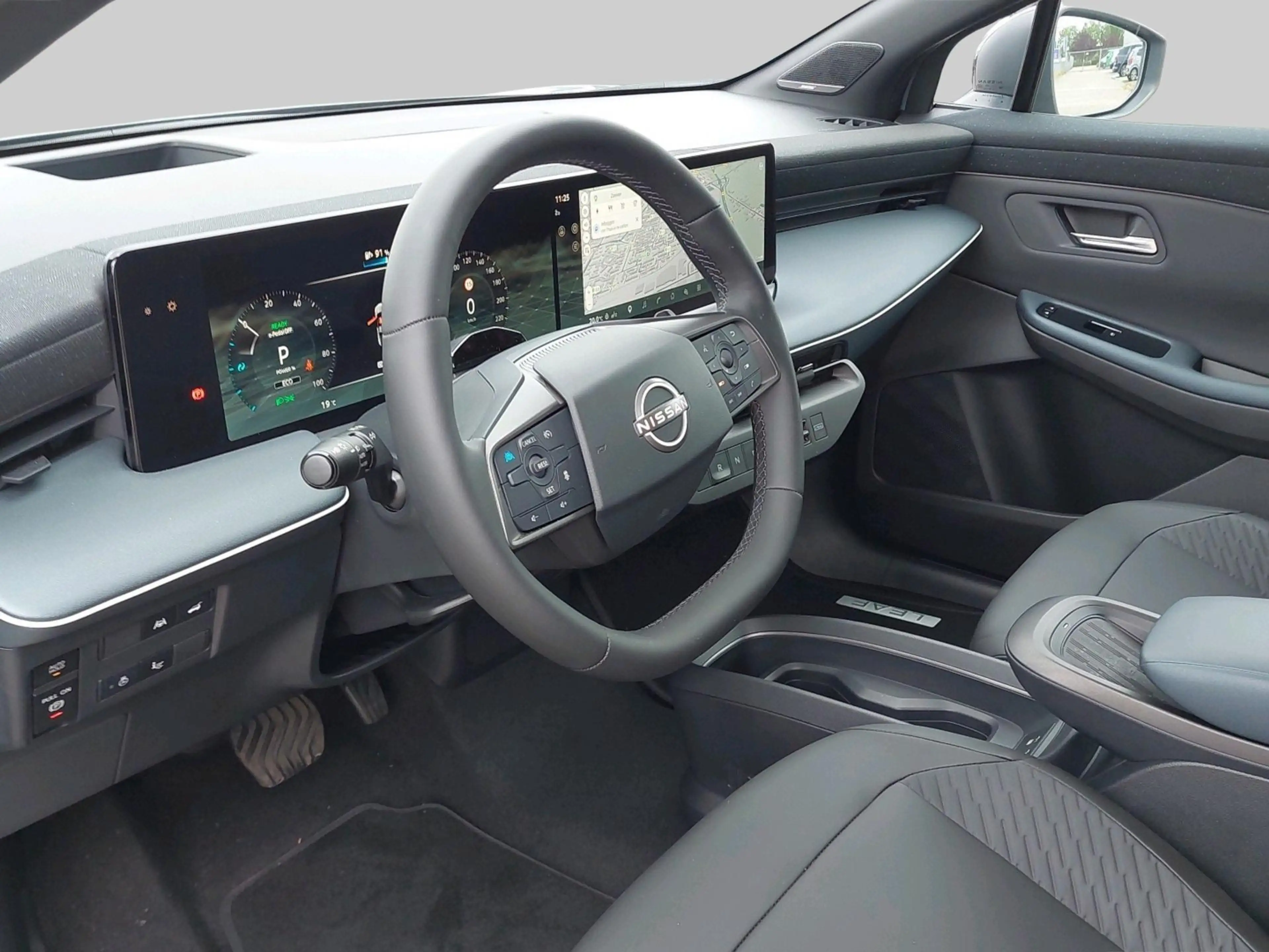 Nissan Leaf Evolve 52 kWh Two Tone Apple Carplay/ Android Auto — photo 4