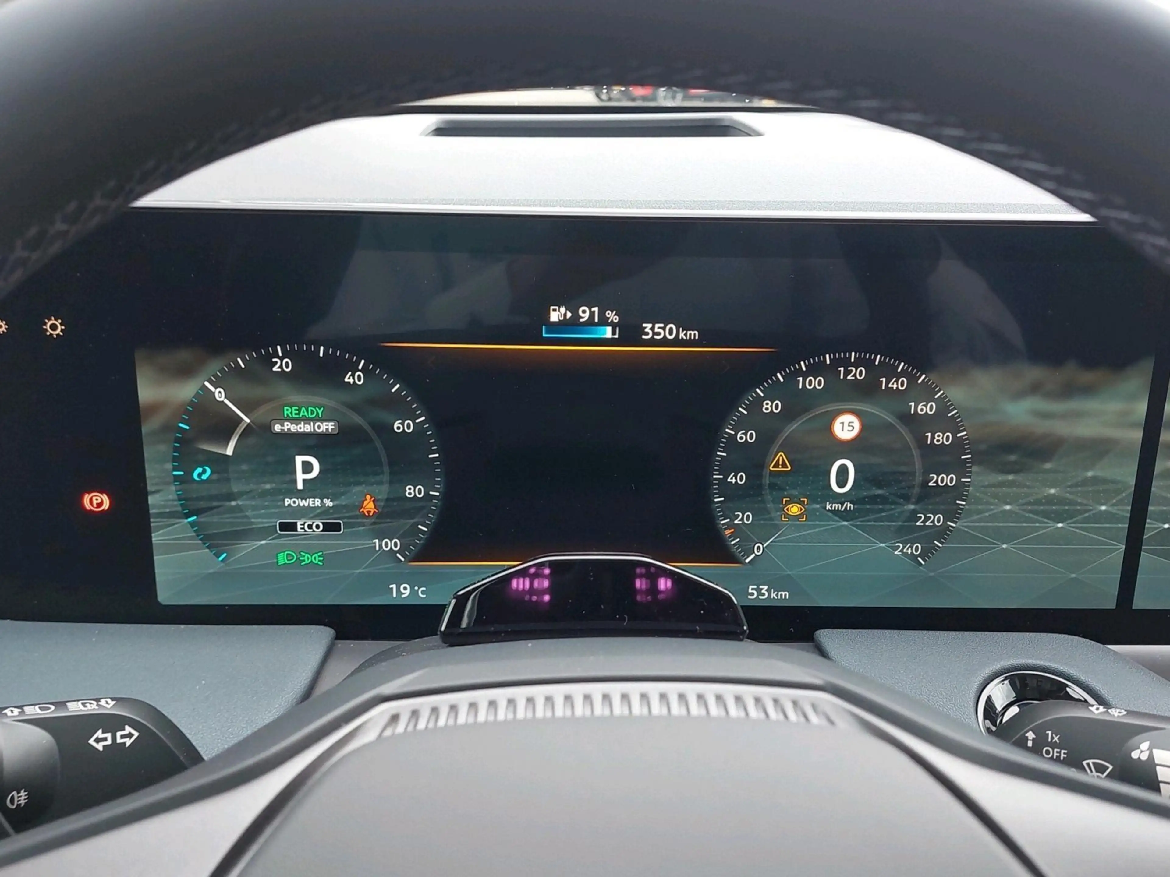 Nissan Leaf Evolve 52 kWh Two Tone Apple Carplay/ Android Auto — photo 15