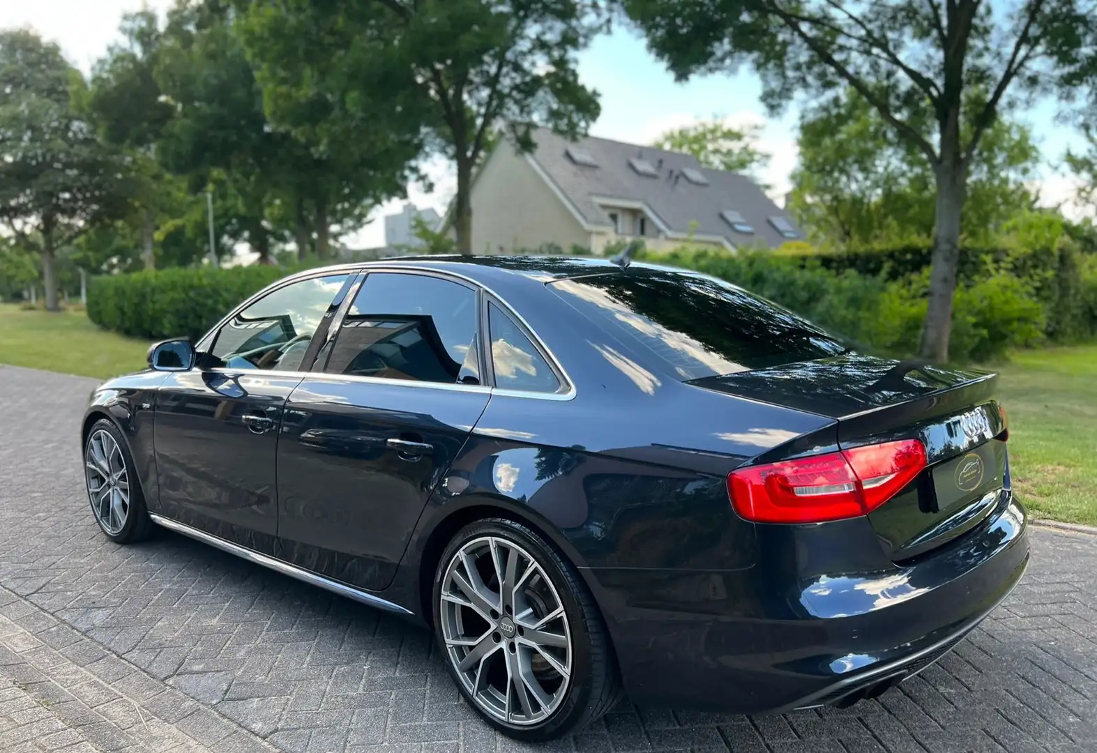 Audi A4 1.8 TFSI S-Line int. ext. + Carplay Blauw - 2