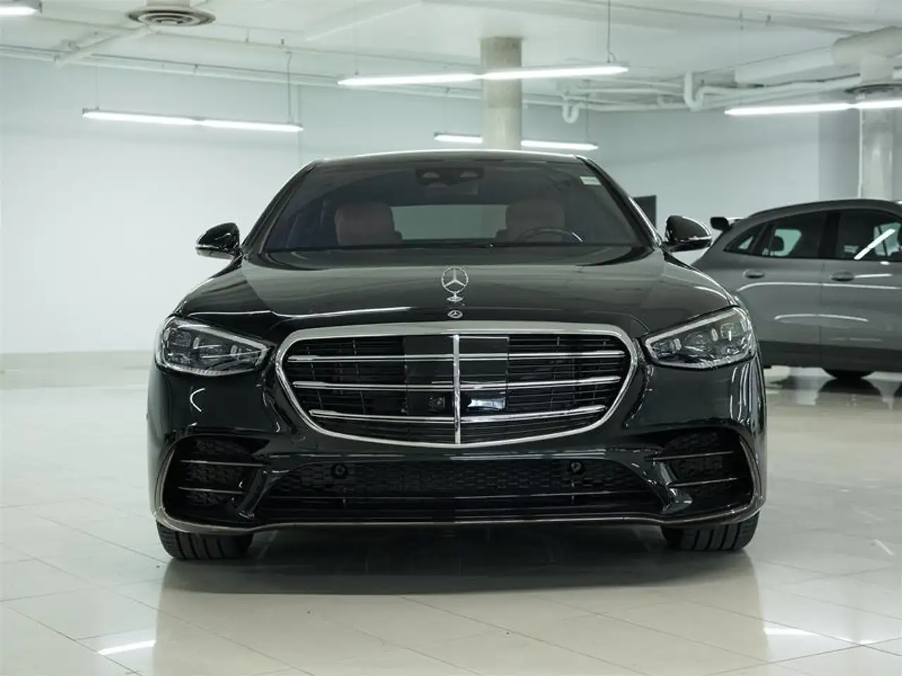 Mercedes-Benz S-Class снимка Mercedes-Benz S-Class