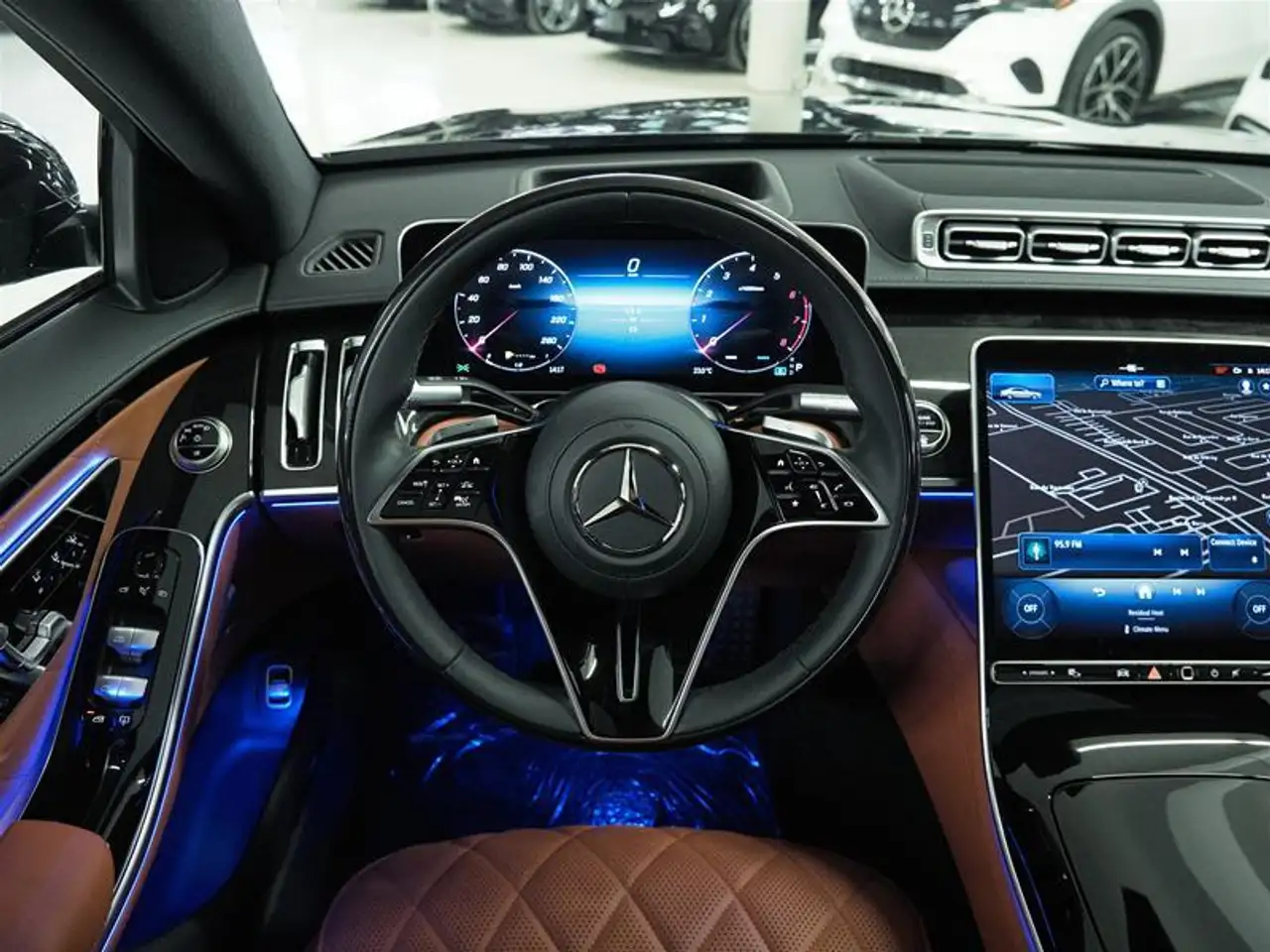 Mercedes-Benz S-Class снимка Mercedes-Benz S-Class