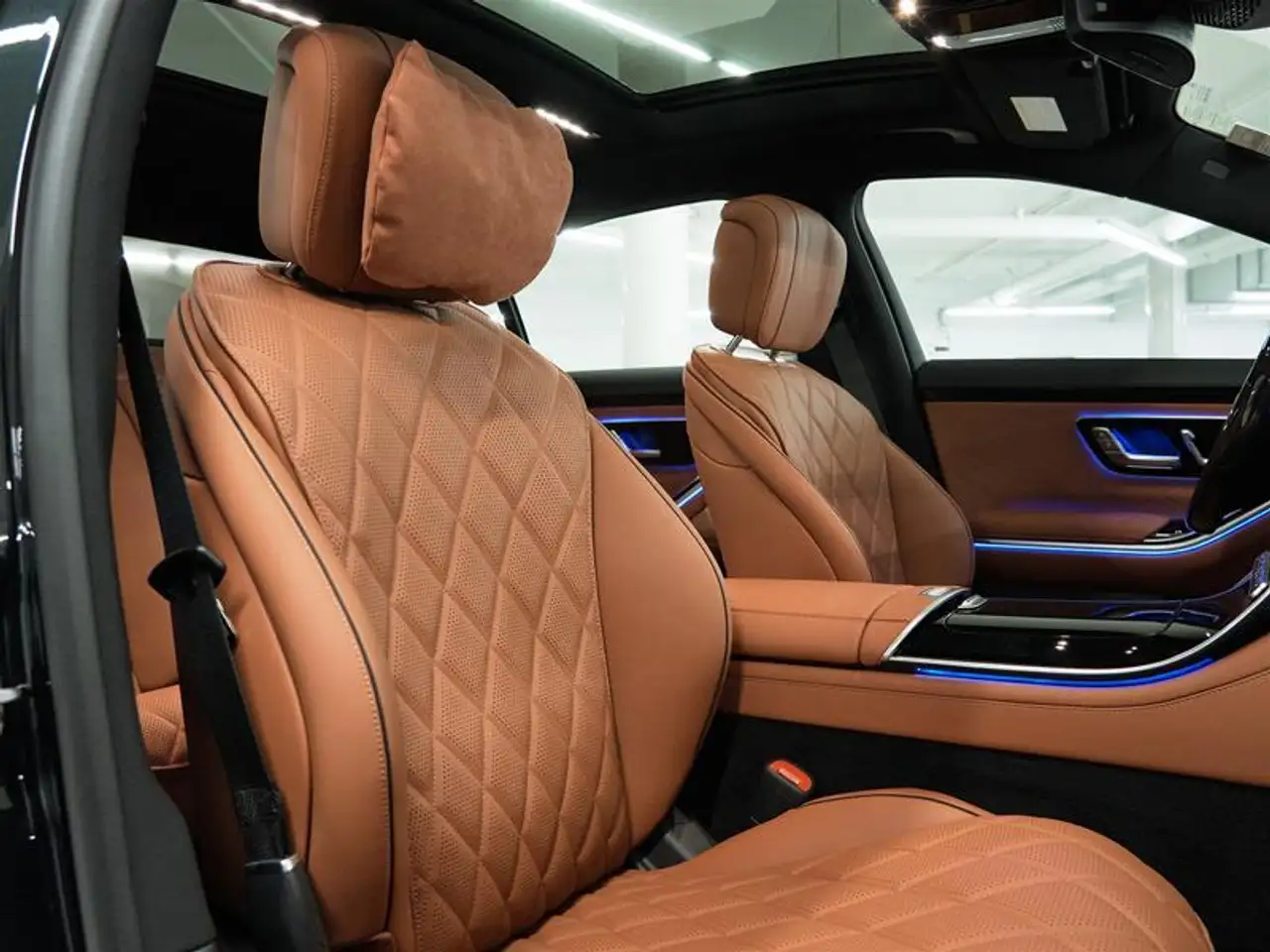 Mercedes-Benz S-Class снимка Mercedes-Benz S-Class