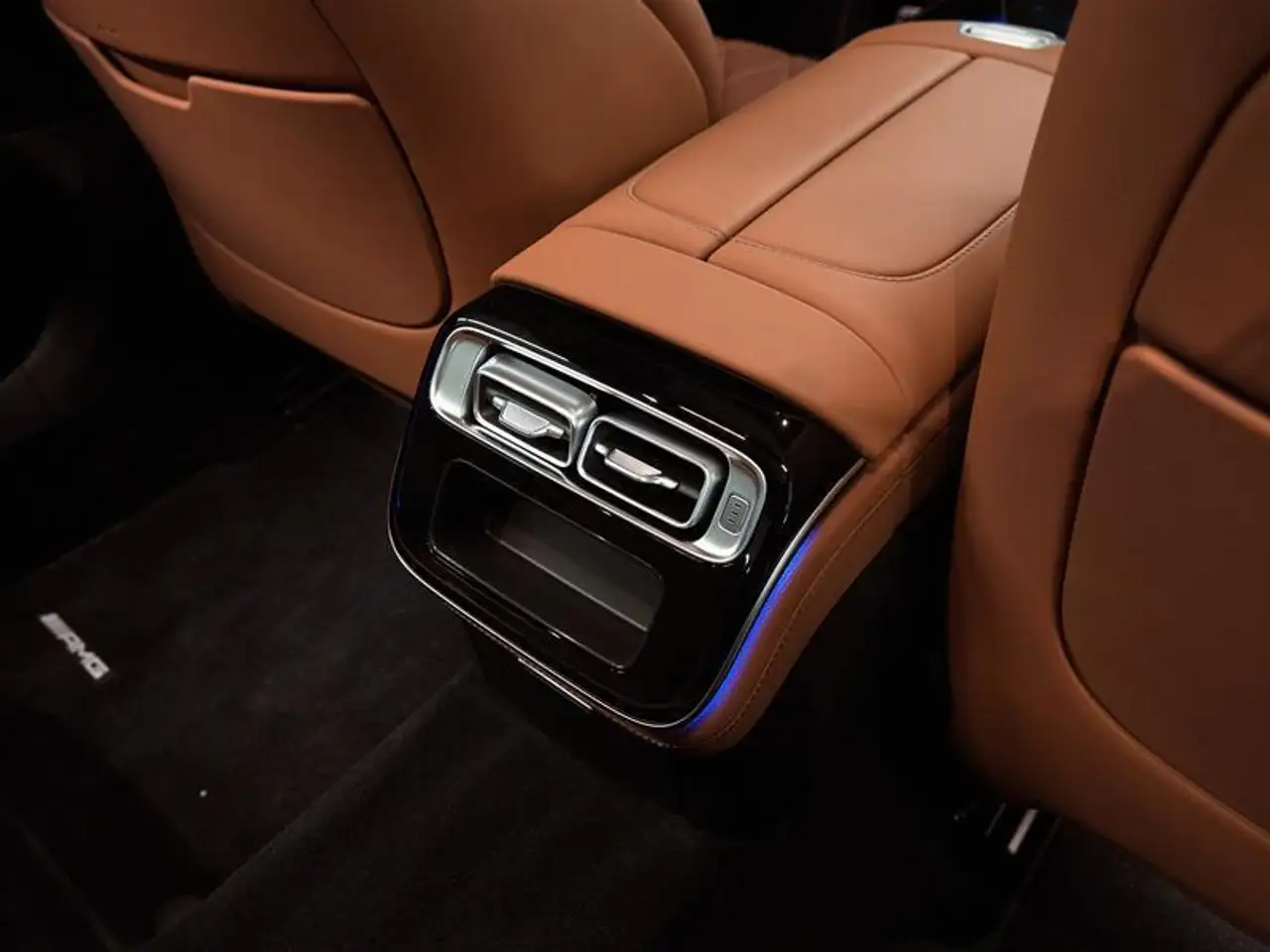 Mercedes-Benz S-Class снимка Mercedes-Benz S-Class