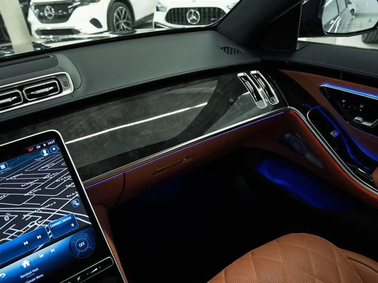 Mercedes-Benz S-Class снимка Mercedes-Benz S-Class